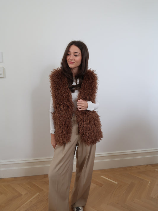 FAUX FUR SLEEVELESS COAT - MARRON FONCE