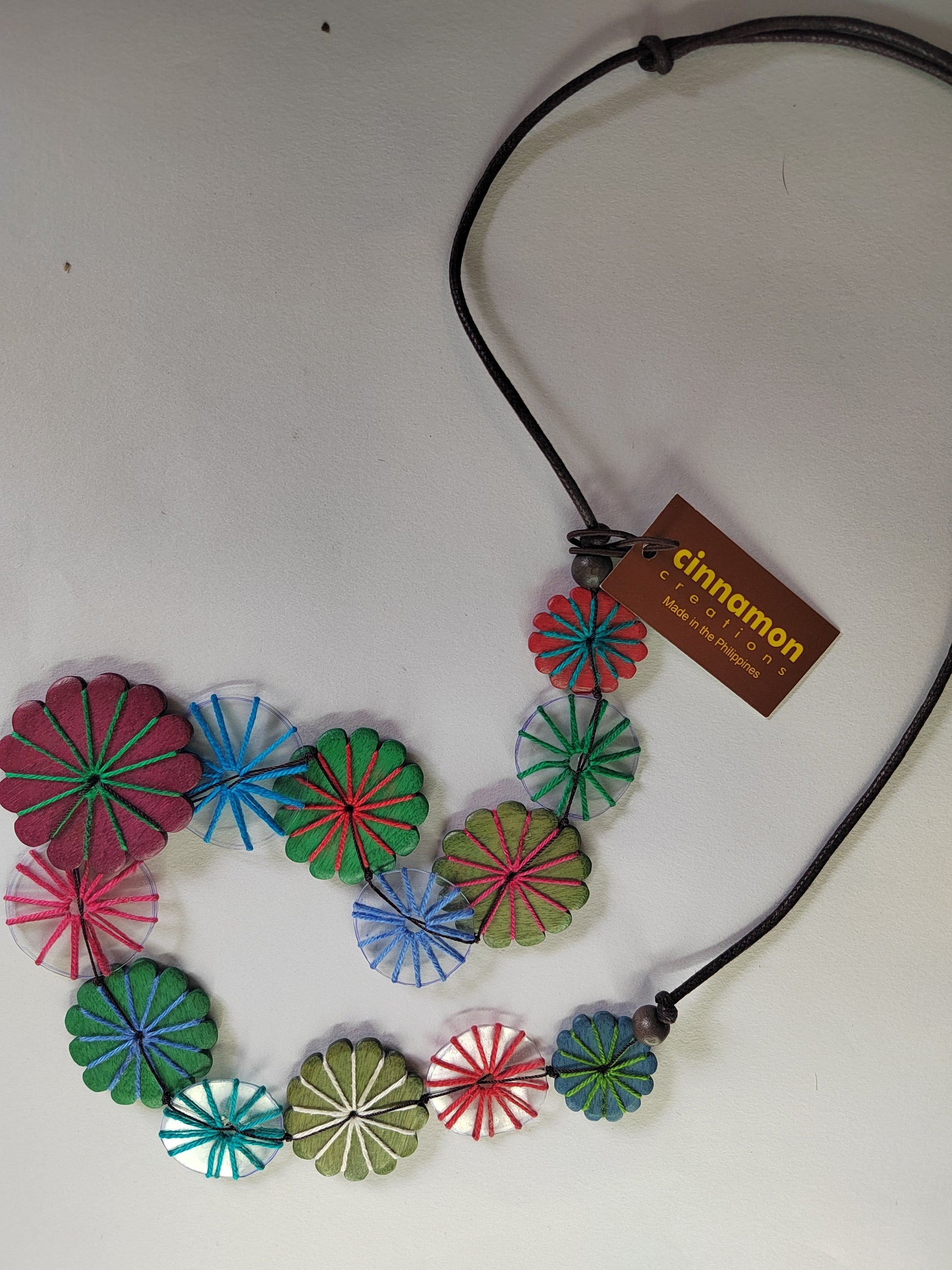 Green and Red Wooden Embroidered and Beaded Necklace N7-555CFJ