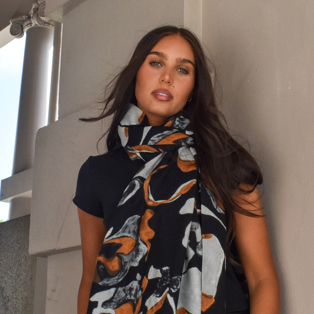 Pre-Order Thick Scarf Black Patterned Rust BW25562