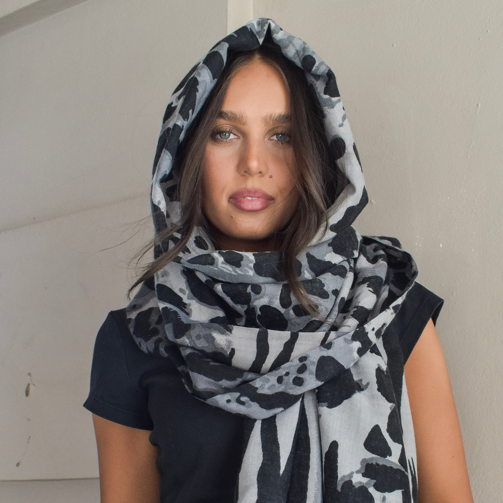 Pre-Order Thick Scarf Leopard / Zebra BW25558