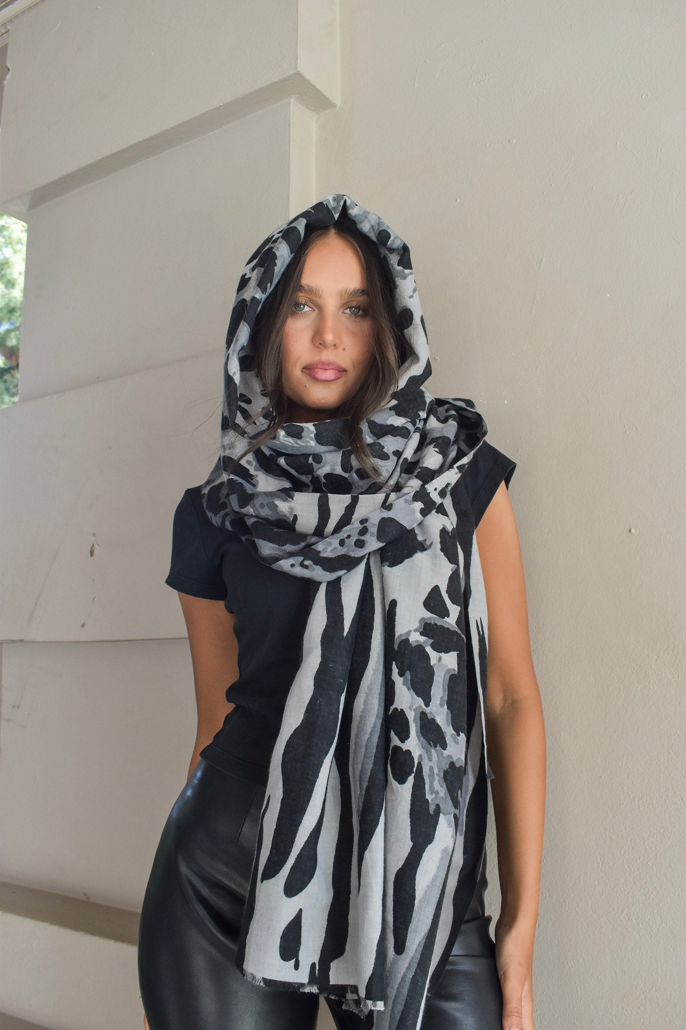 Pre-Order Thick Scarf Leopard / Zebra BW25558