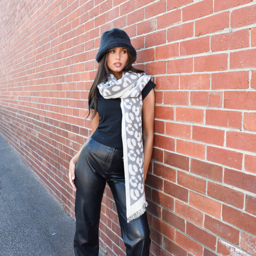 PRE-ORDER Leopard Winter Scarf Soft 332761