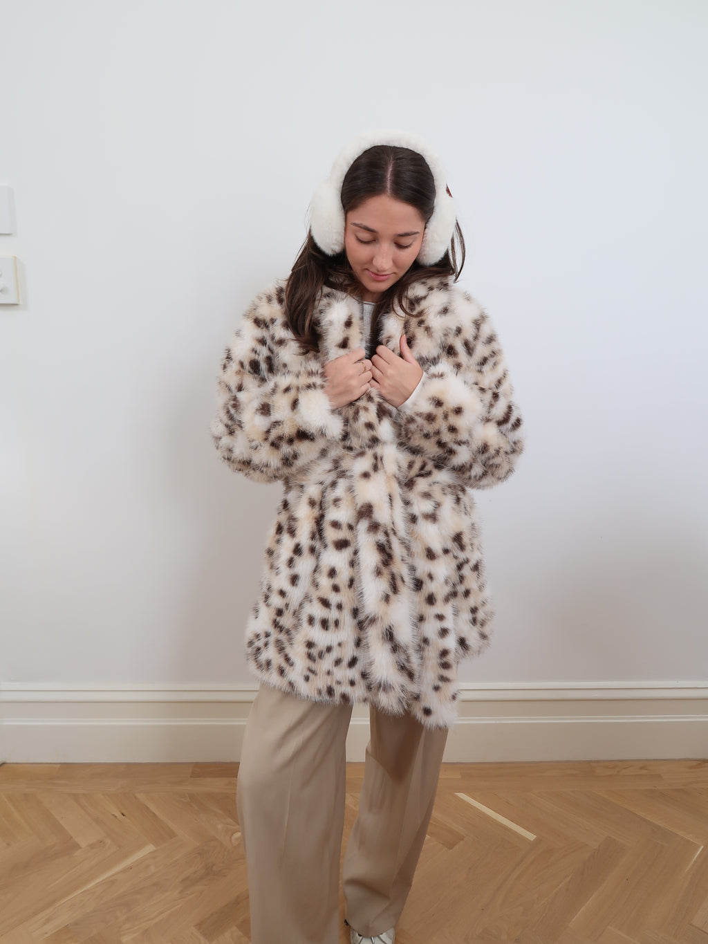 FAUX FUR COAT - WHITE/BEIGE F77