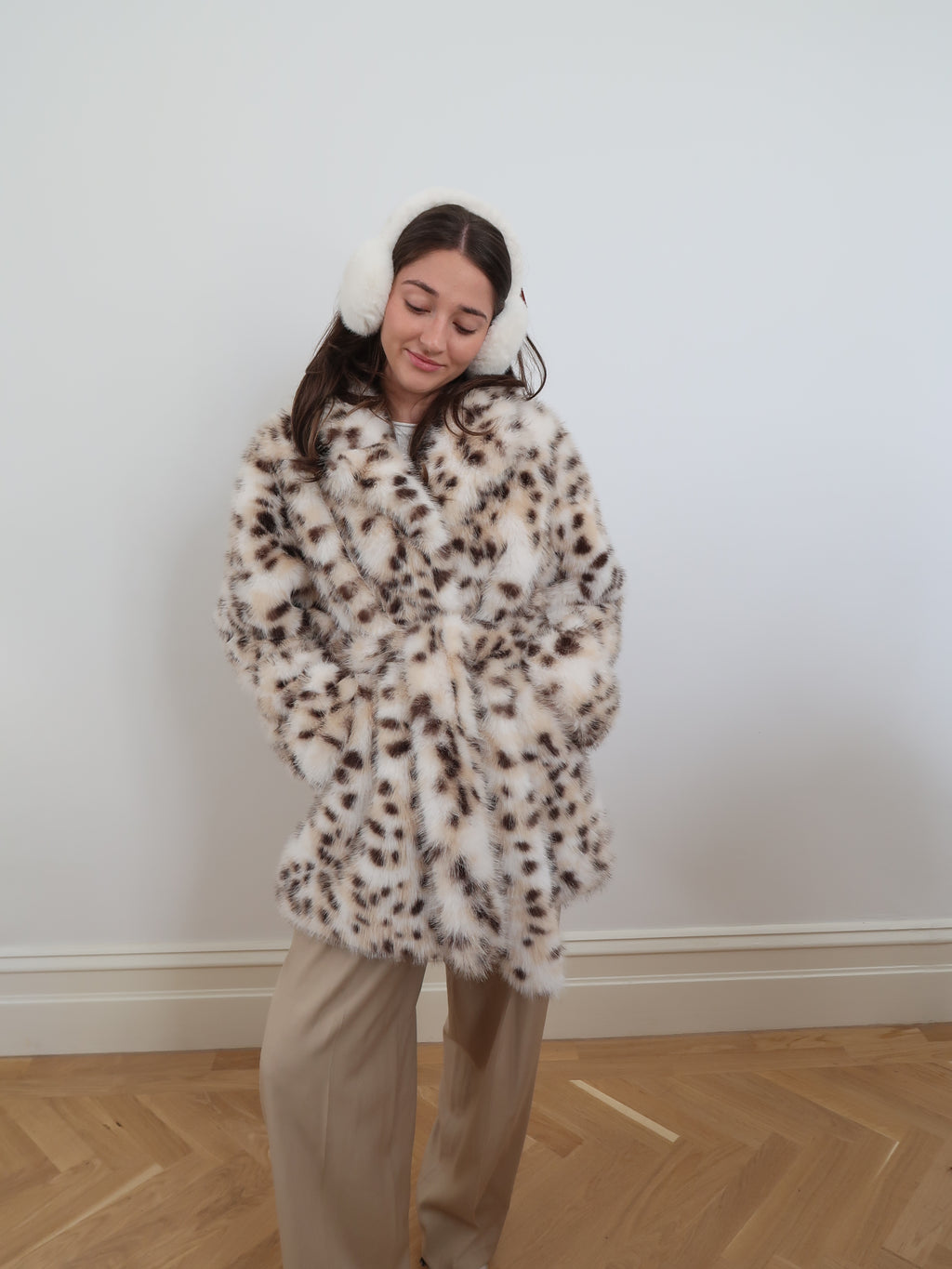 FAUX FUR COAT - WHITE/BEIGE F77