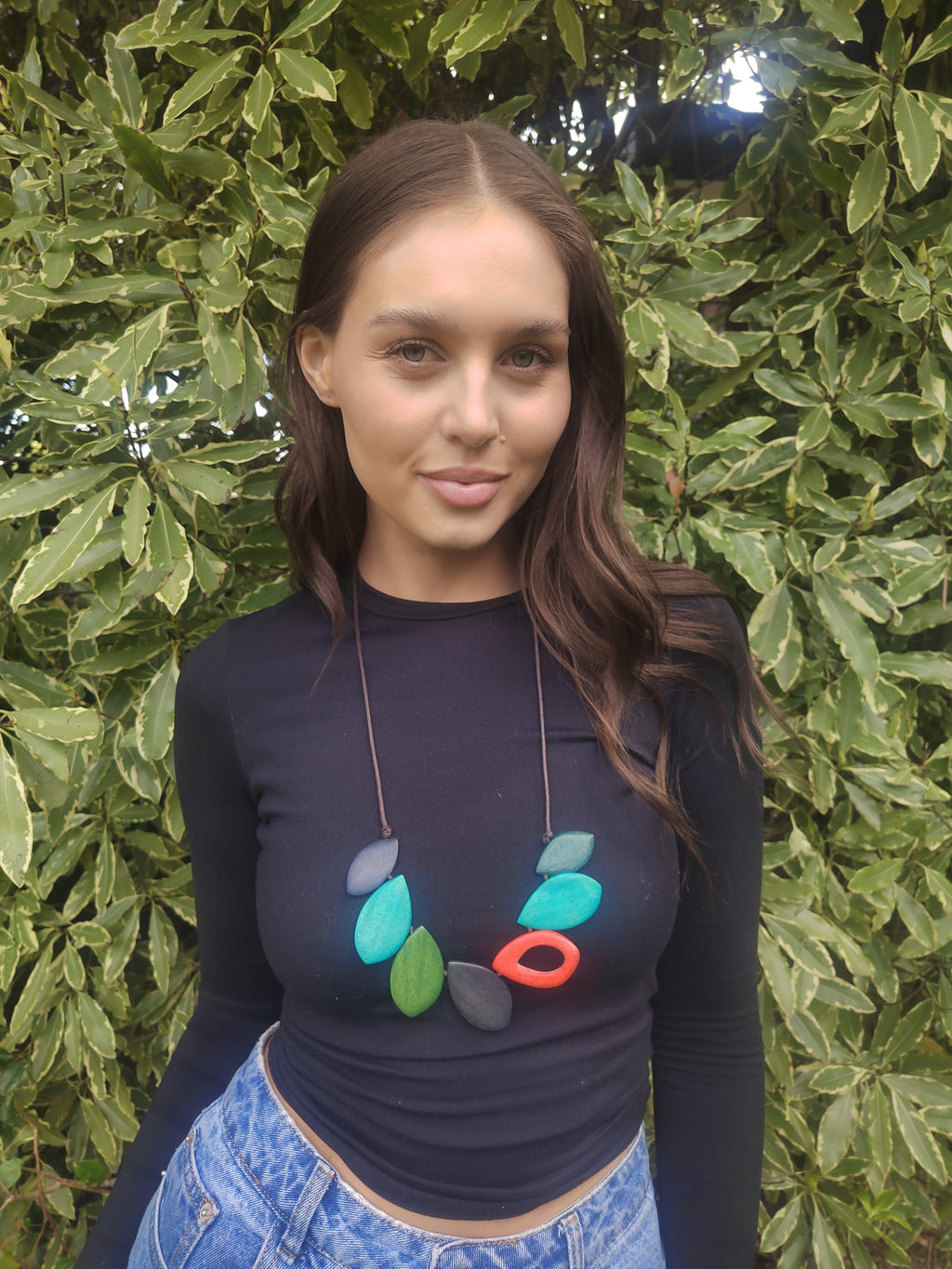 Large Leaf-Shaped Wooden Beaded Necklace N7-337DTF