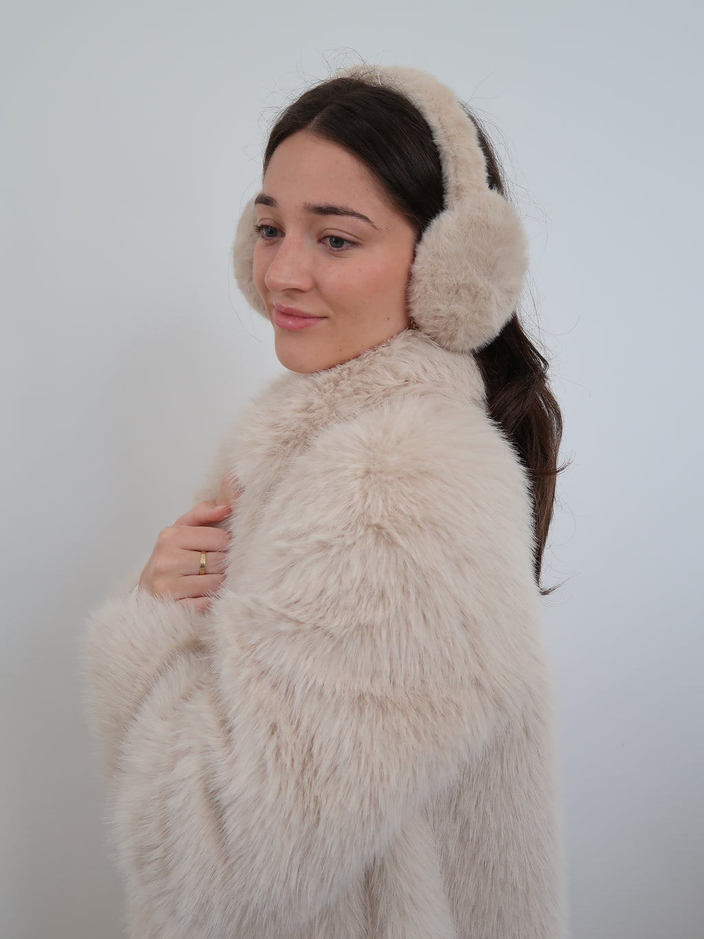 FAUX FUR COAT - BEIGE KRE1176
