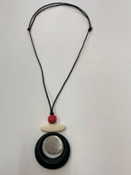 Pearl in Wooden Necklace N7-1017