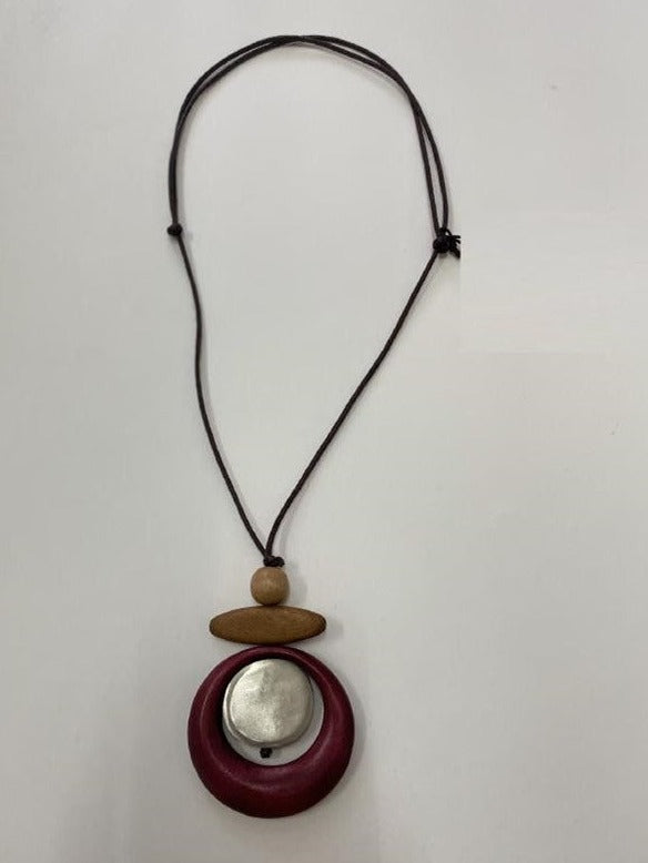 Pearl in Wooden Necklace N7-1017