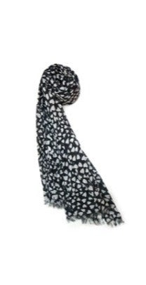 BLACK HEART SCARF