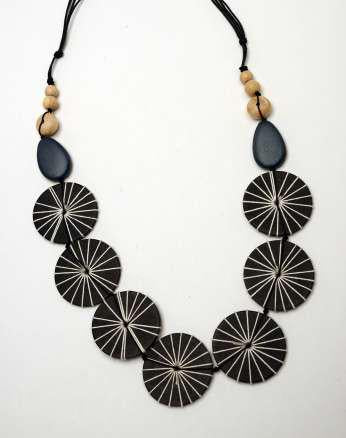 Black and White Embroidered Wooden Bead Necklace N6-5944bal