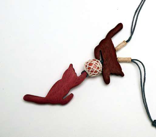 Fun Cat Playing Ball Necklace N6-5492
