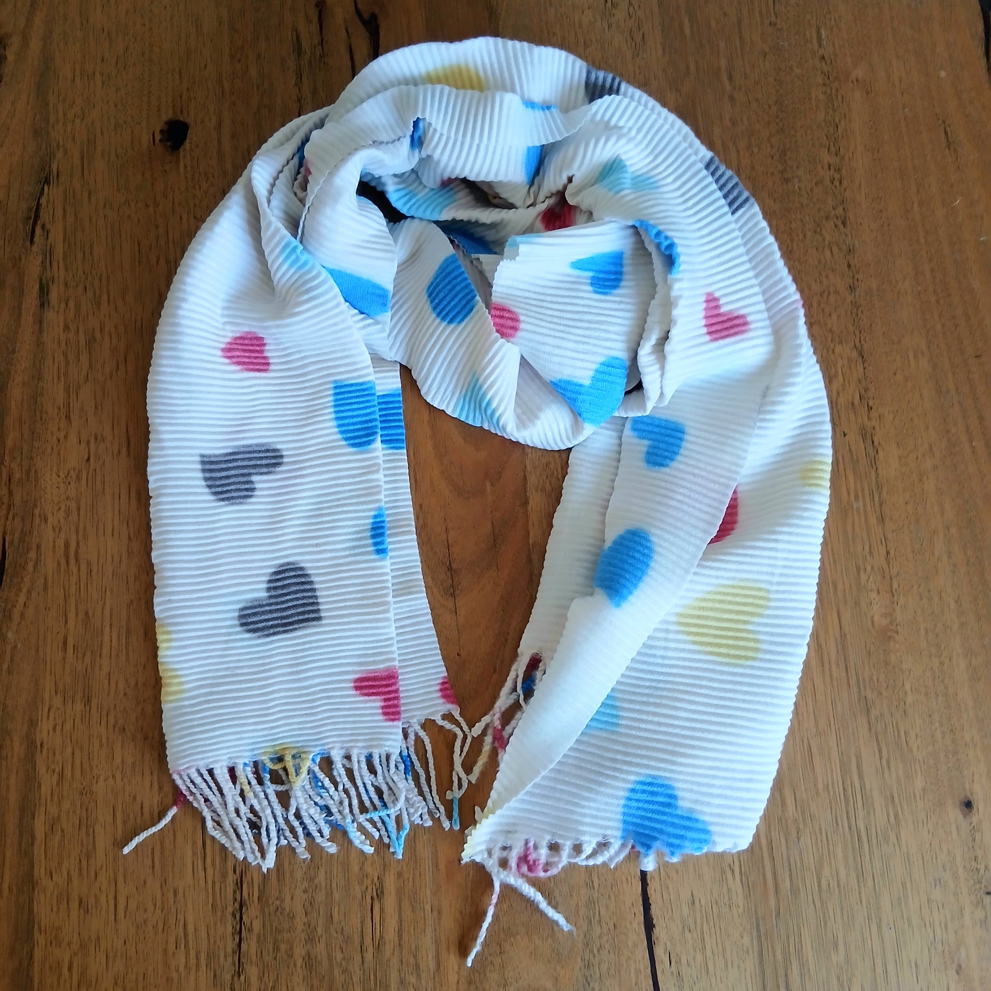 PRE-ORDER Super Soft Heart Scarf 332757