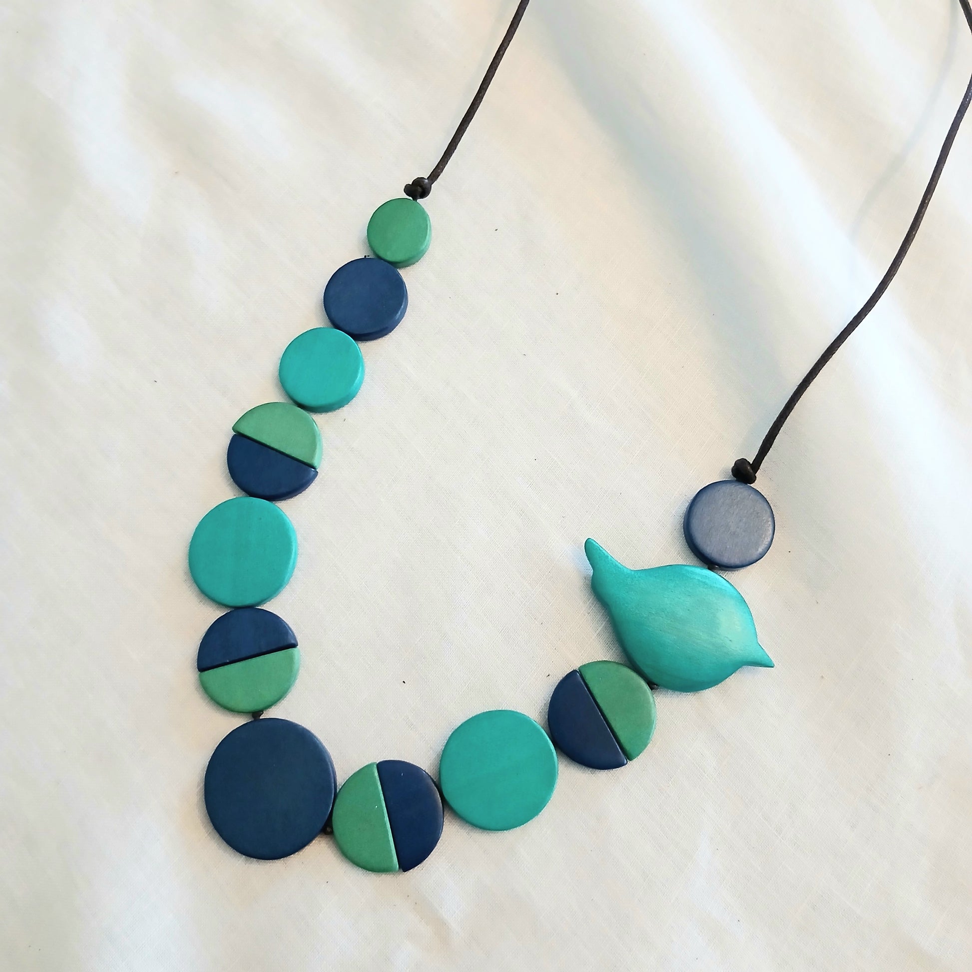 Half and Half Circled Coloured Wooden Beads with Bird N6-6070