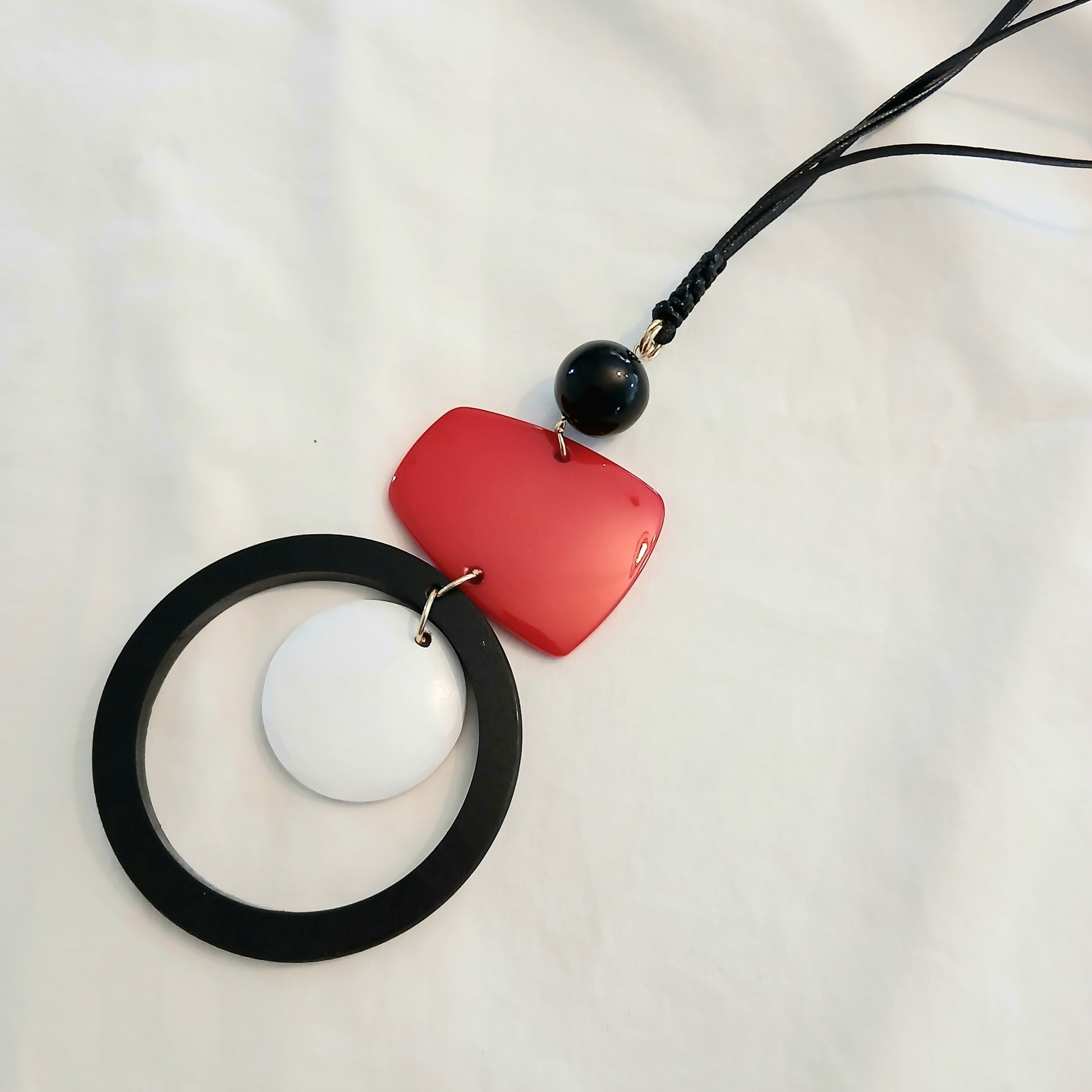 PRE-ORDER Chunky Resin Necklace with Circles MK-35098