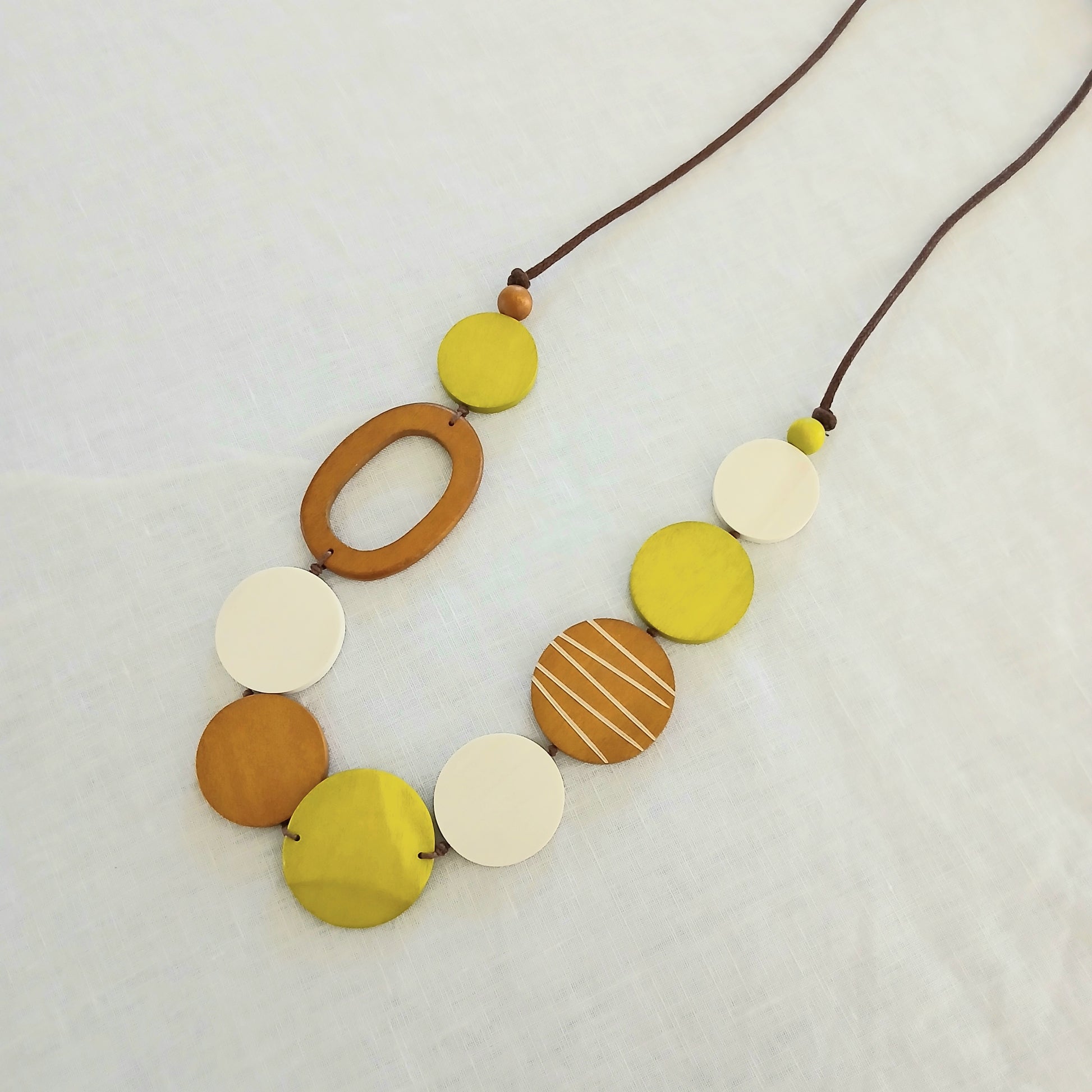 PRE-ORDER Wooden Circles with Oval Bead Necklace N7-1347HJ