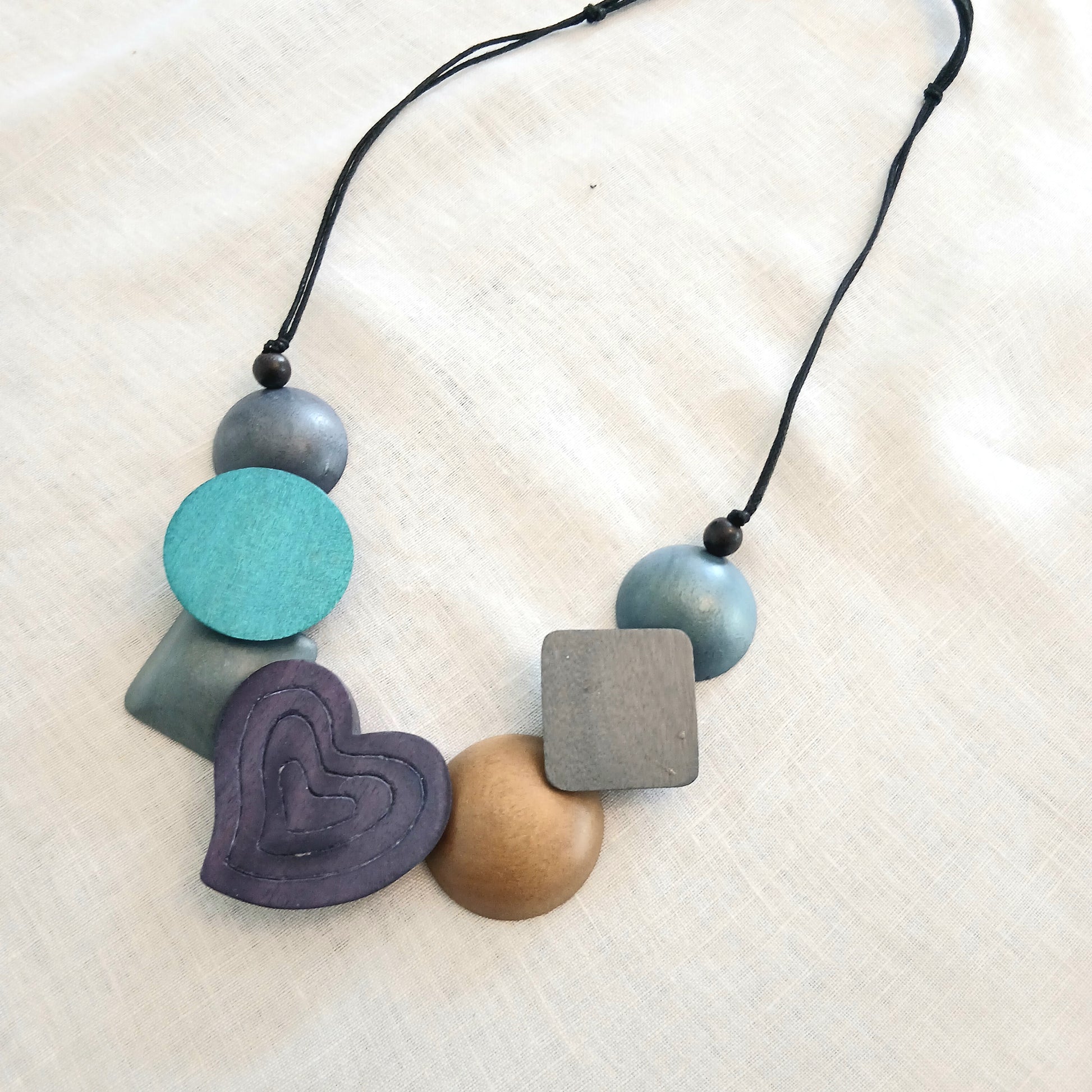Closed Together Chunky Wooden Beads with Hero Heart Pendant Necklace N6-5768