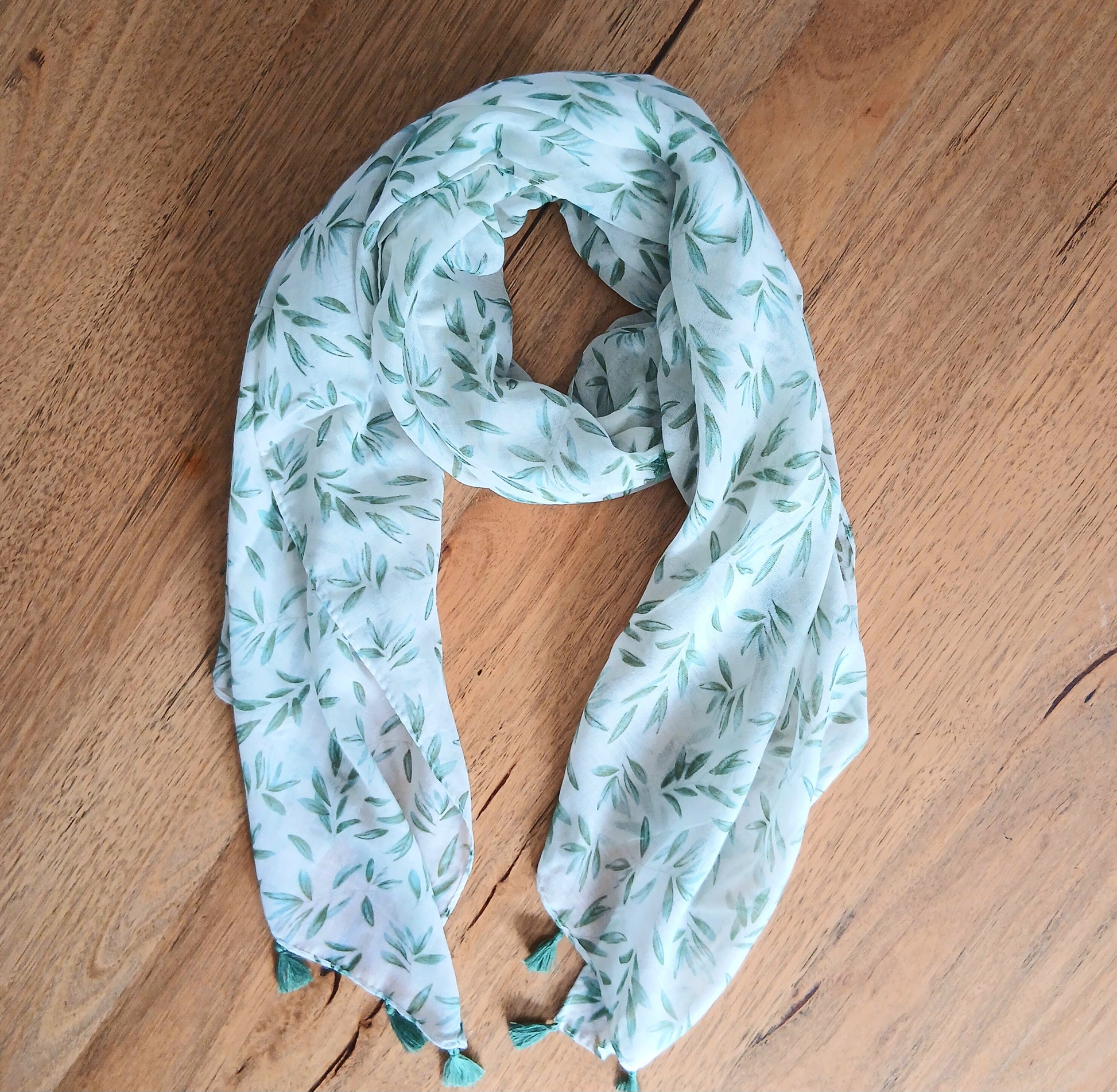 Summer Scarf with Leaves 332452