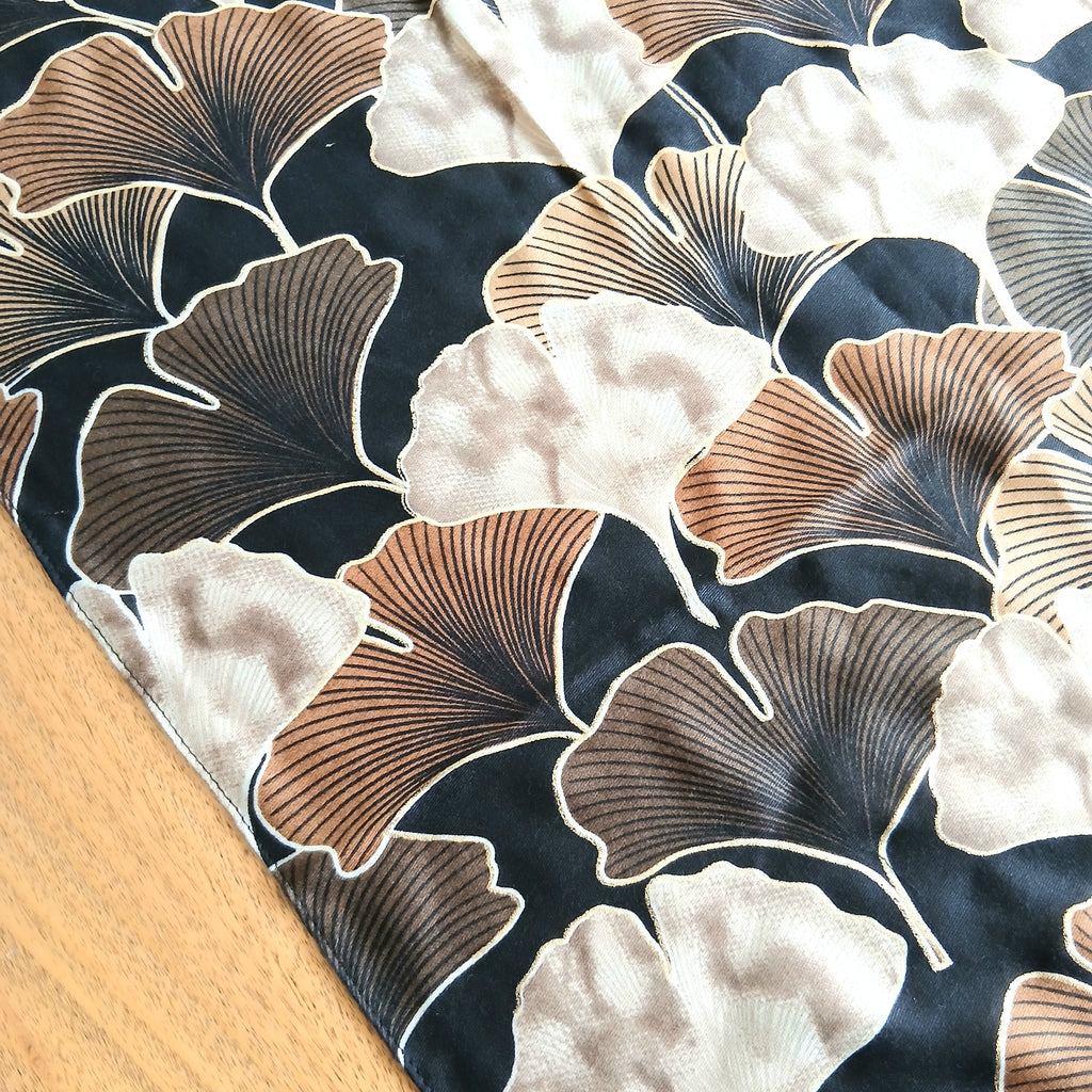 Mushroom / Lotus Silhouette Scarf 65349