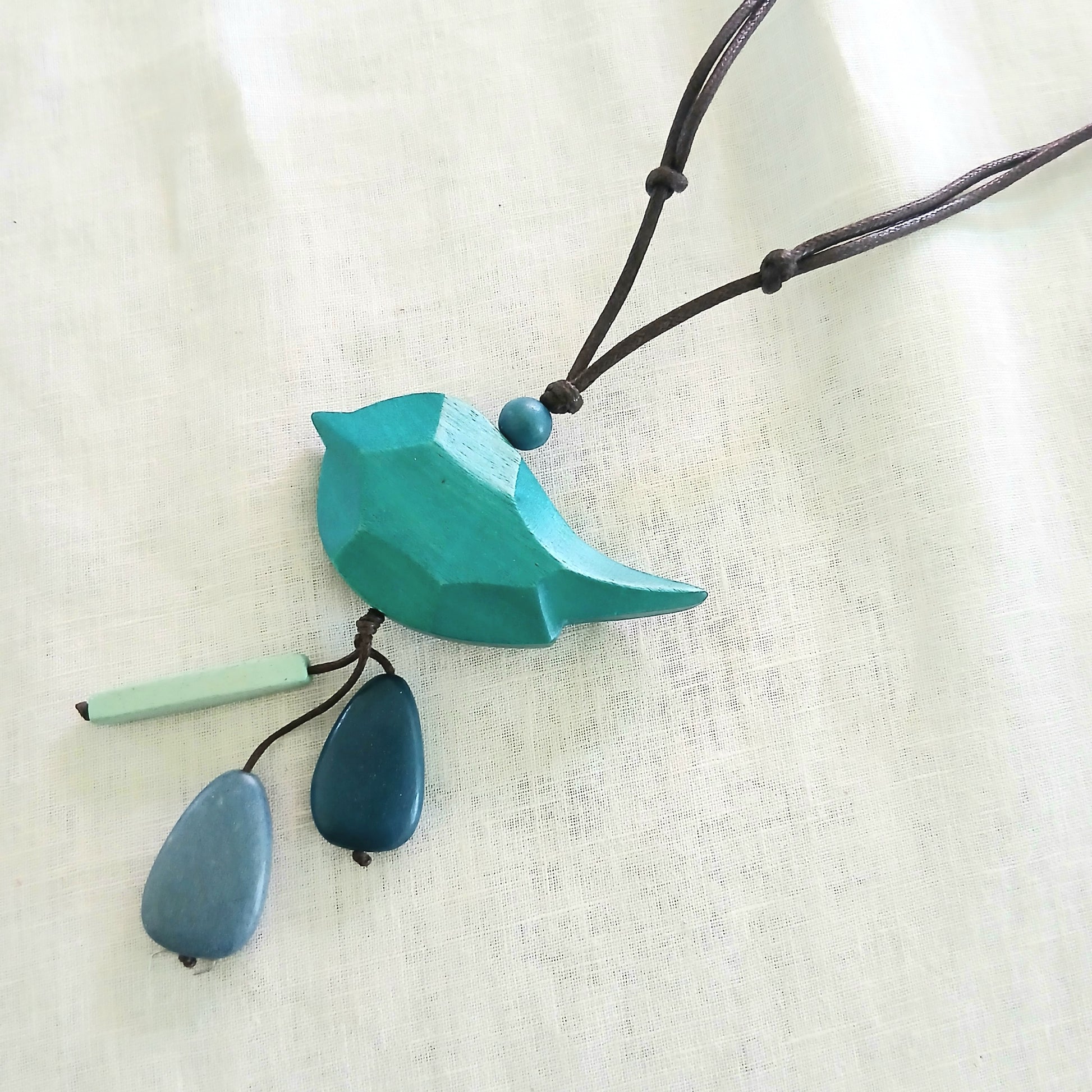 Geometrical Cut WoodeN Bird Pendant Necklace N6-5713CT