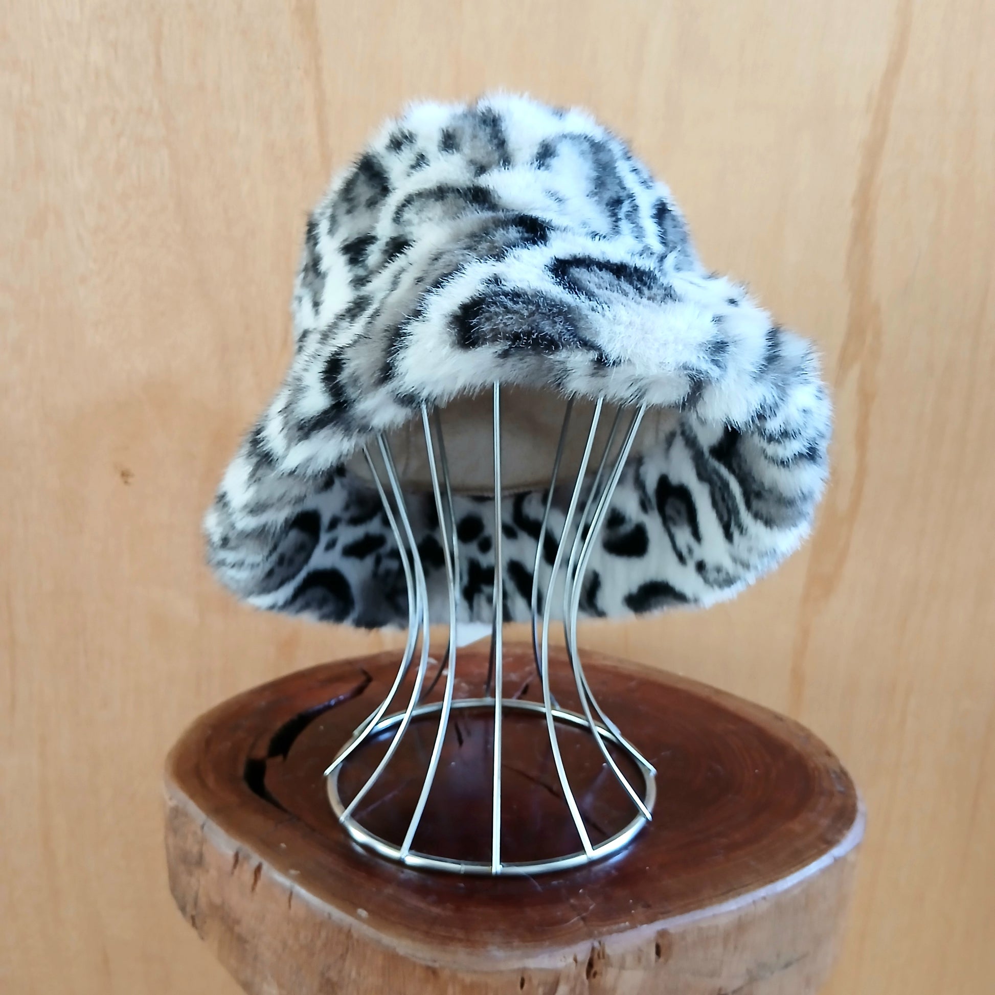 Pre-Order Faux Fur Leopard Bucket Hat Classic 7525