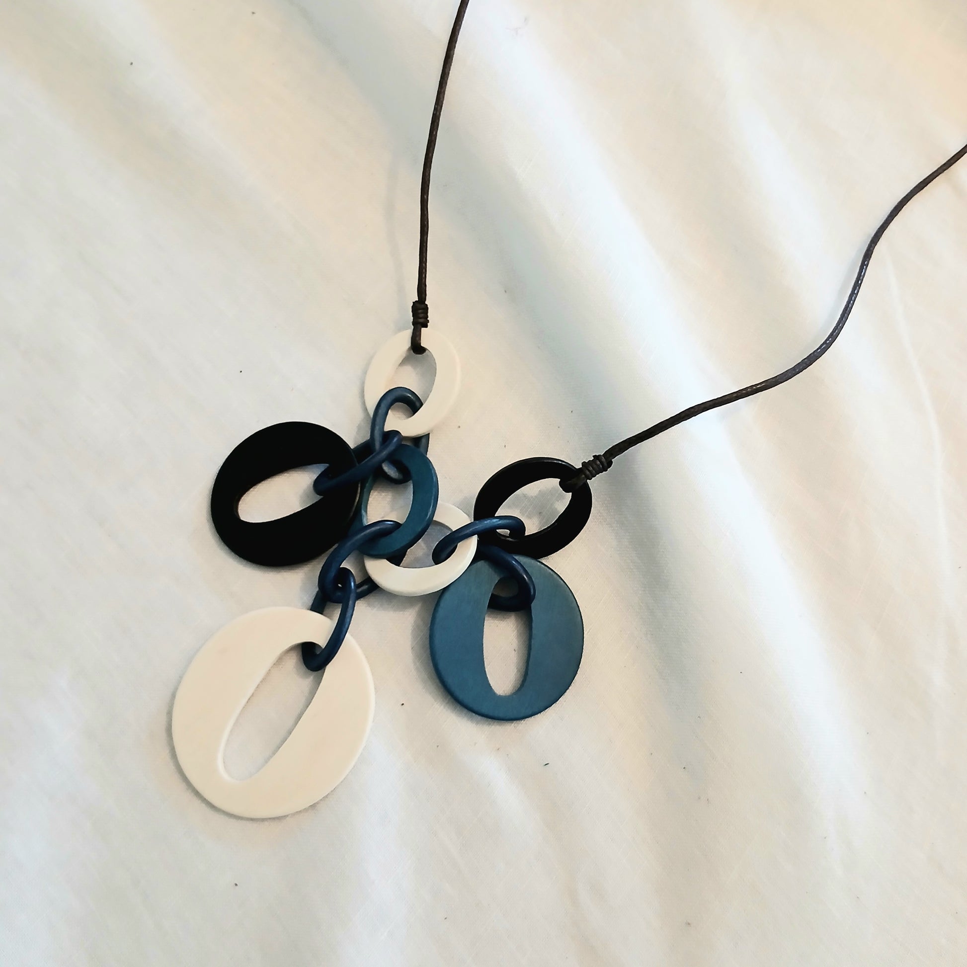Chained Wooden Pendant Necklace N6-6043