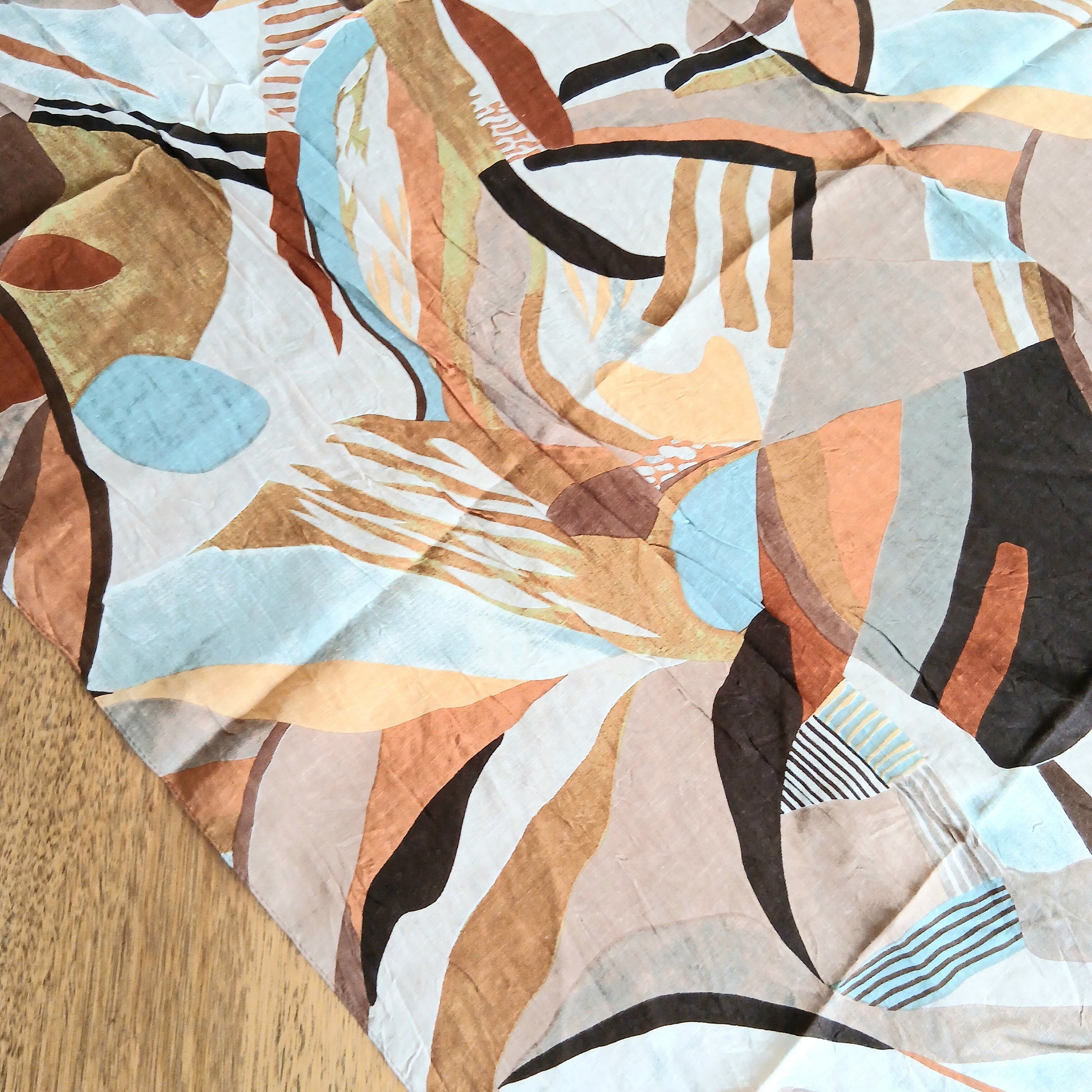 Palme Leaves and Lines Cotton Scarf - 66012