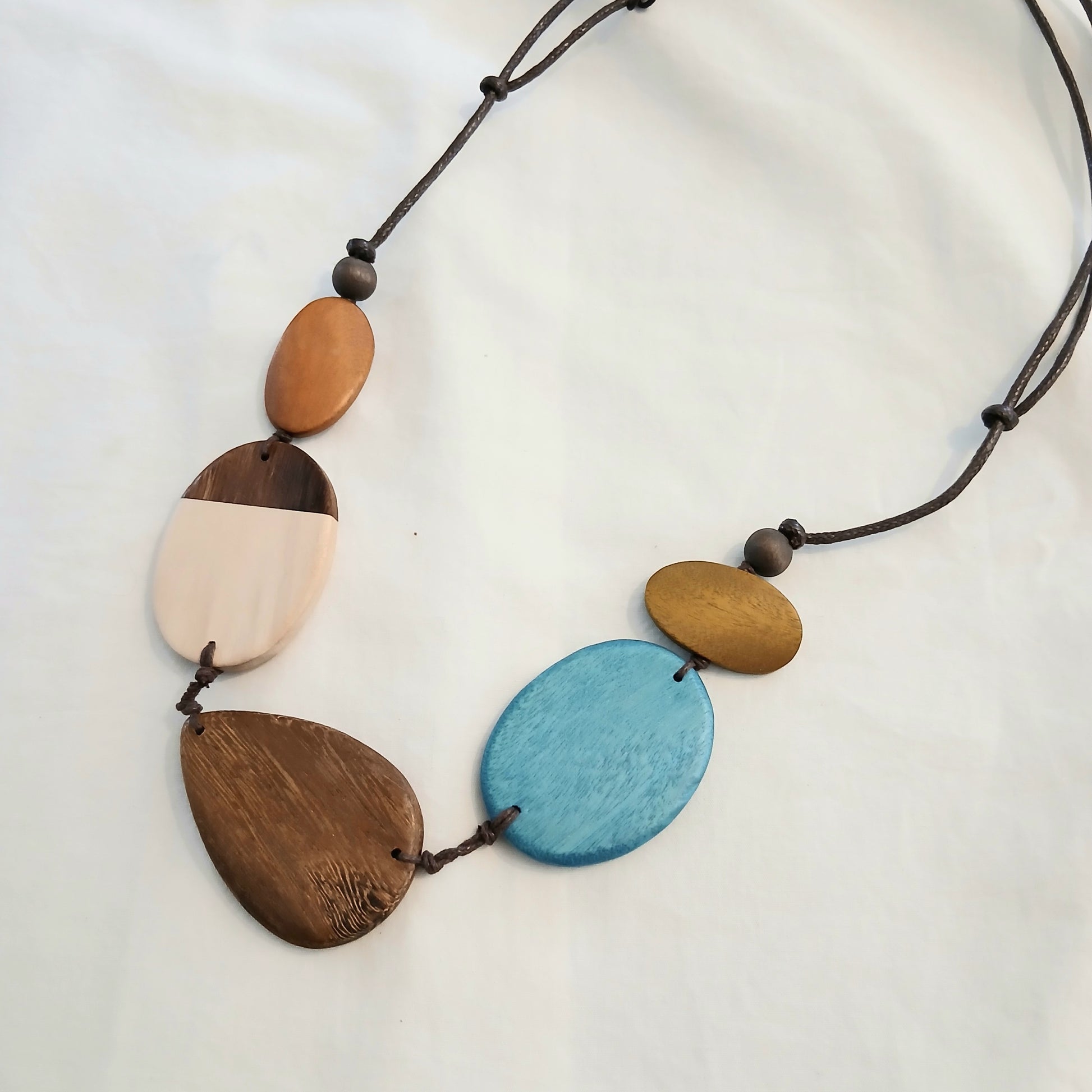 PRE-ORDER 5 Different Shapes Large Wooden Beaded Necklace N7-1979CHW