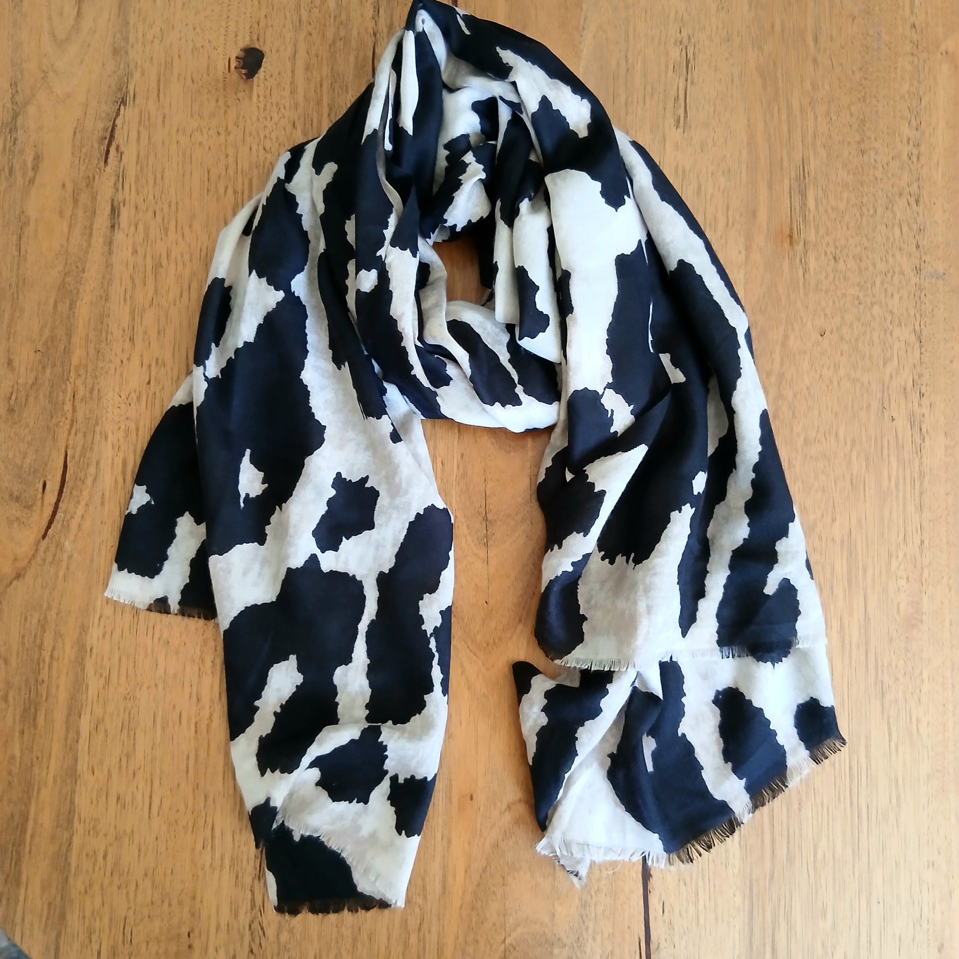 Pre-Order Thick Scarf Cow Print BW25555