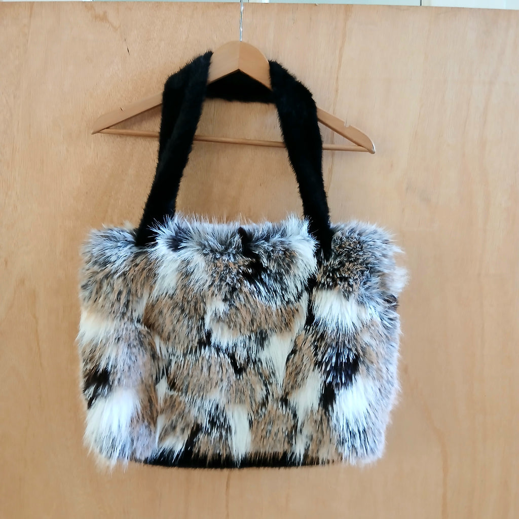 Pre-Order Fluffy Faux Fur Winter Bag BG2024