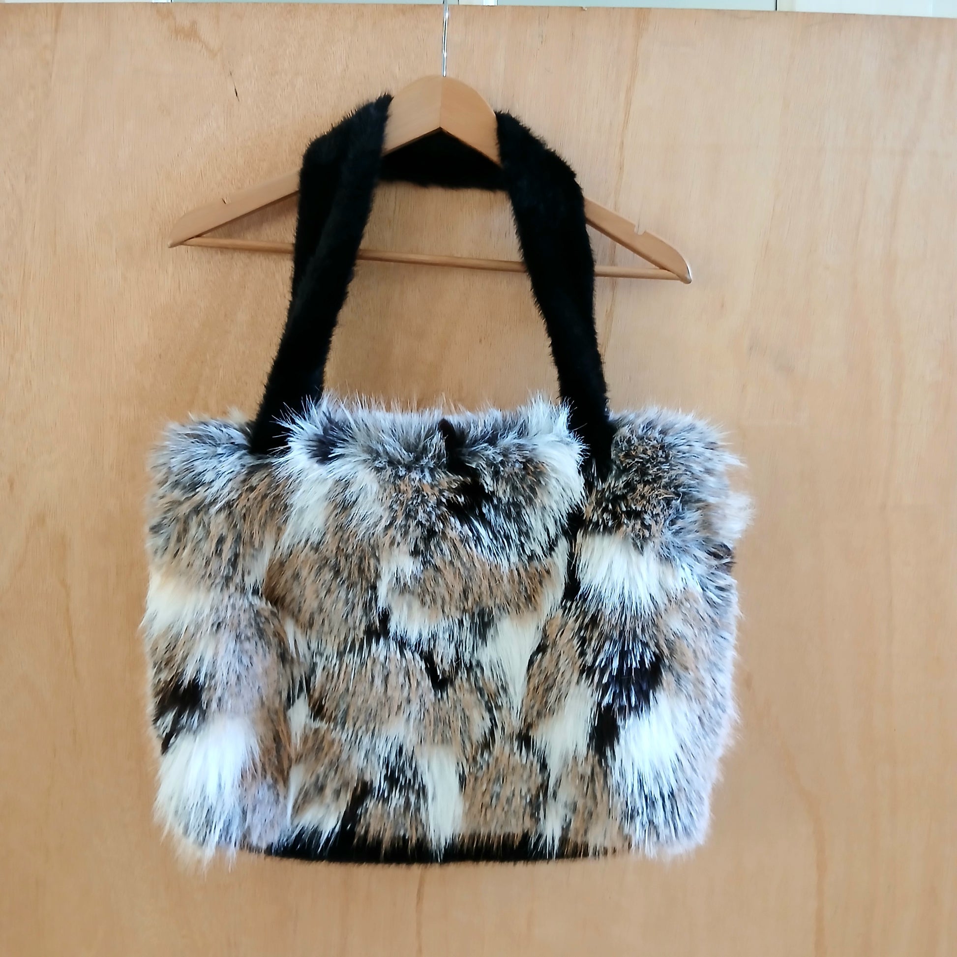 Pre-Order Fluffy Faux Fur Winter Bag BG2024