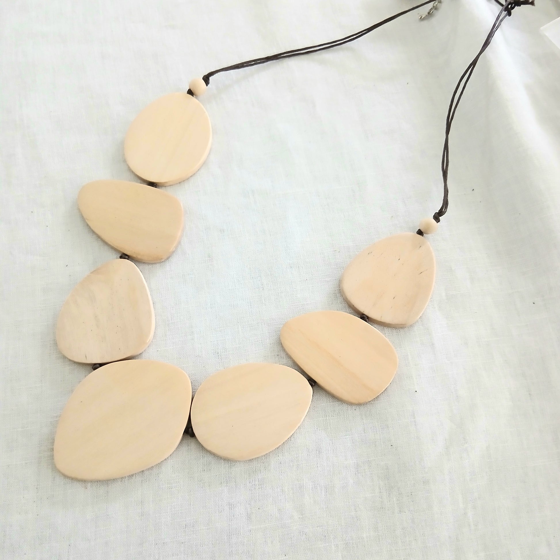 Oval Shaped Wooden Beaded Necklace N6-7744