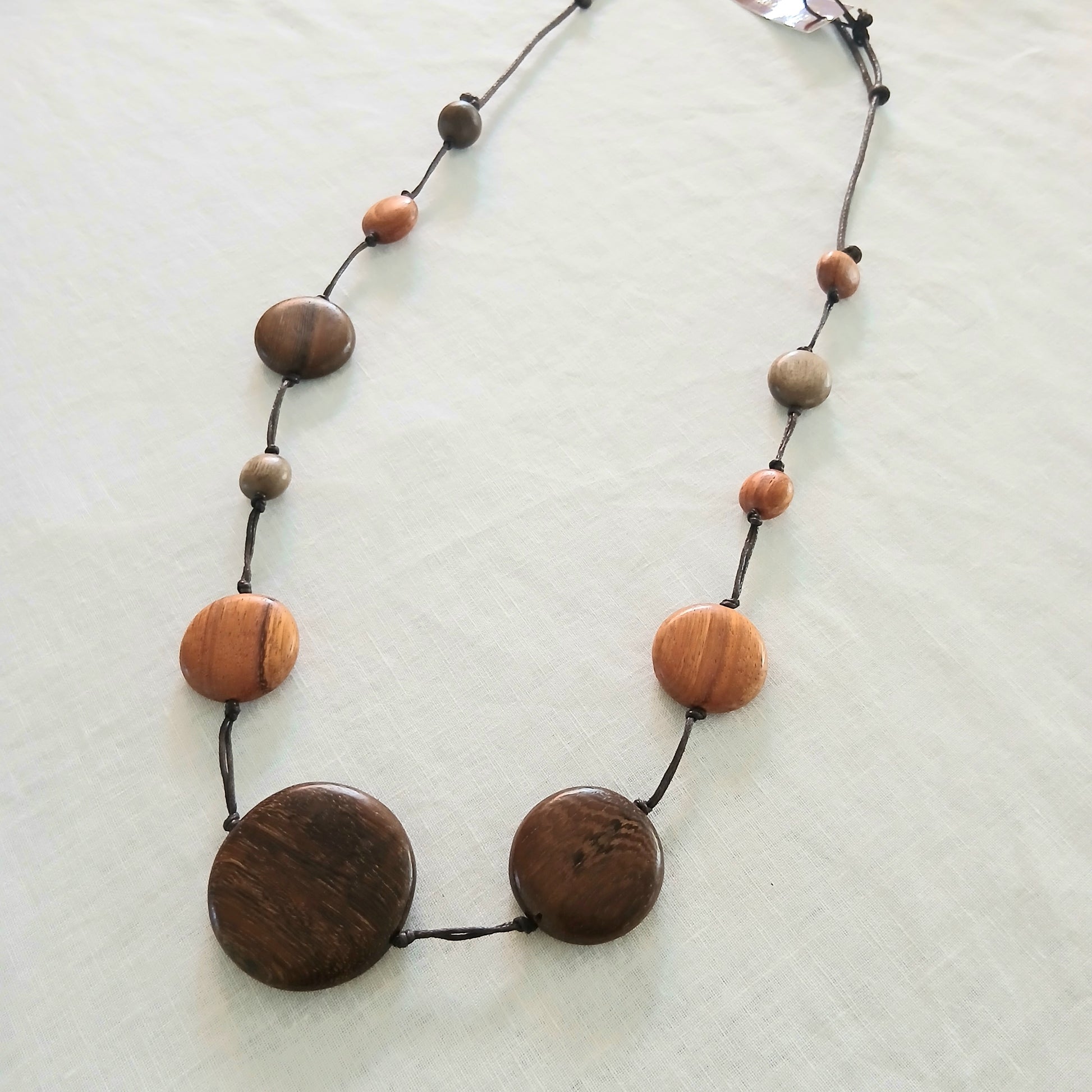 Small to Large Wooden Beaded Necklace N6-5245WY1