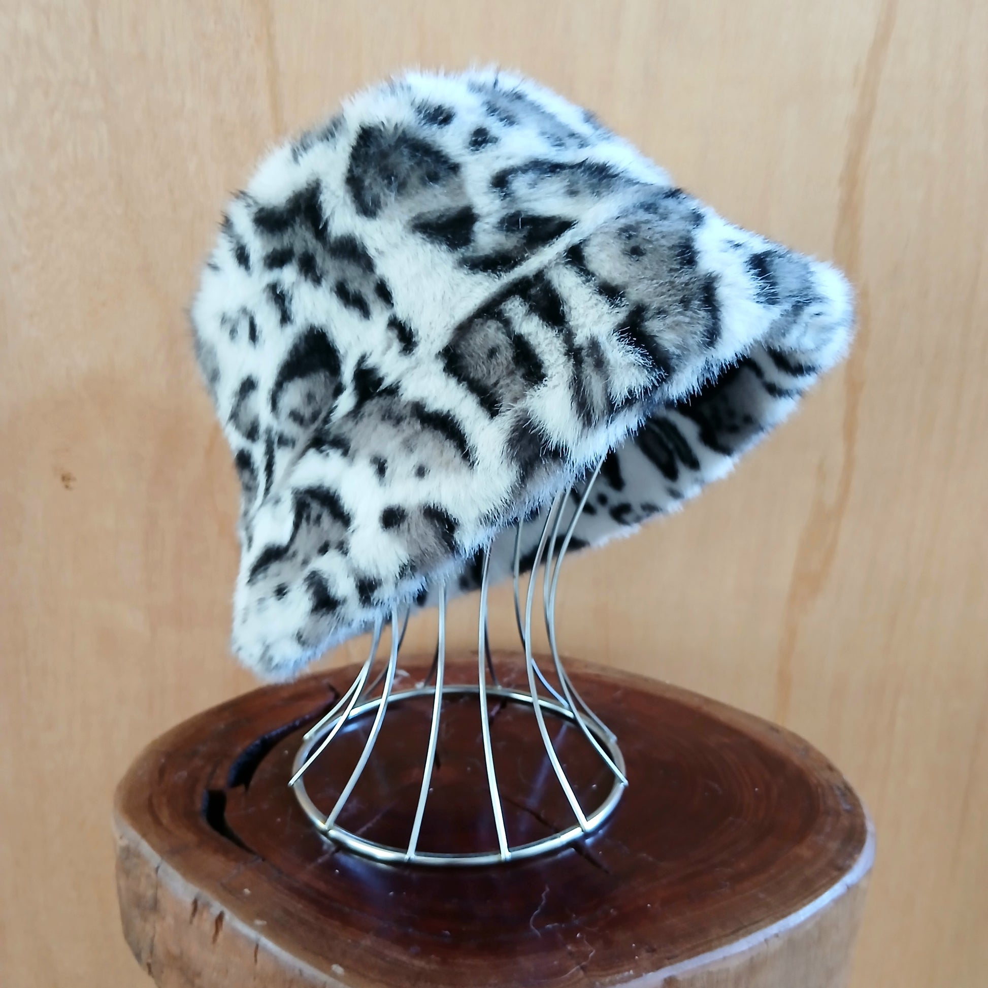 Pre-Order Faux Fur Leopard Bucket Hat Classic 7525