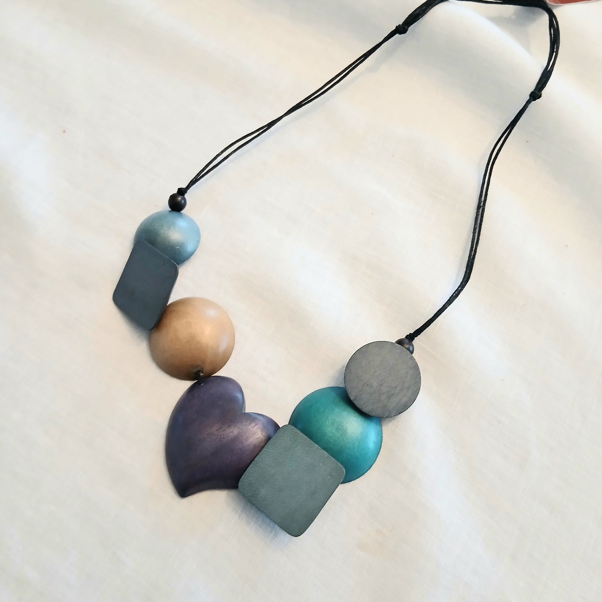 Closed Together Chunky Wooden Beads with Hero Heart Pendant Necklace N6-5768