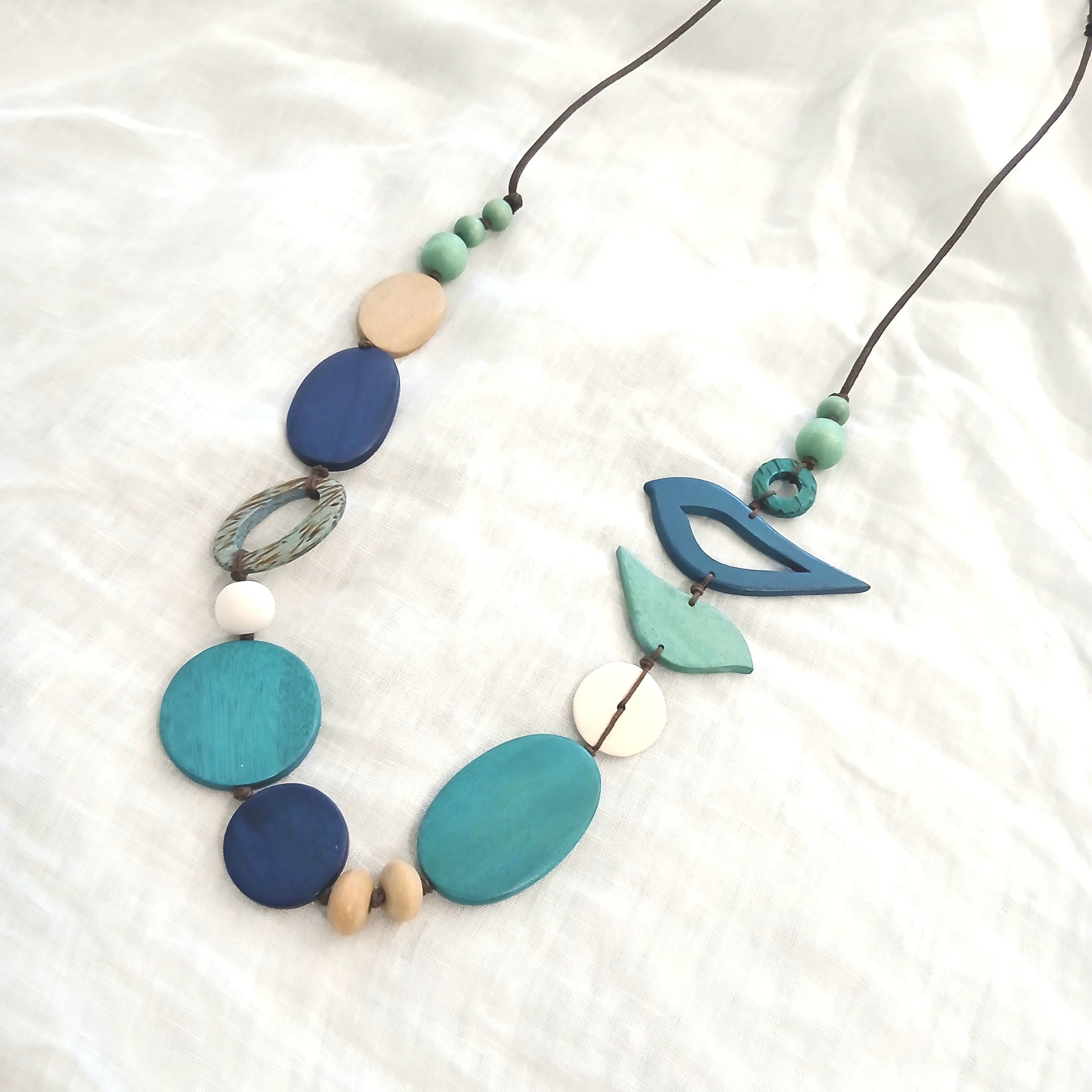 2 Birds Together on Oval Beads N6-1165