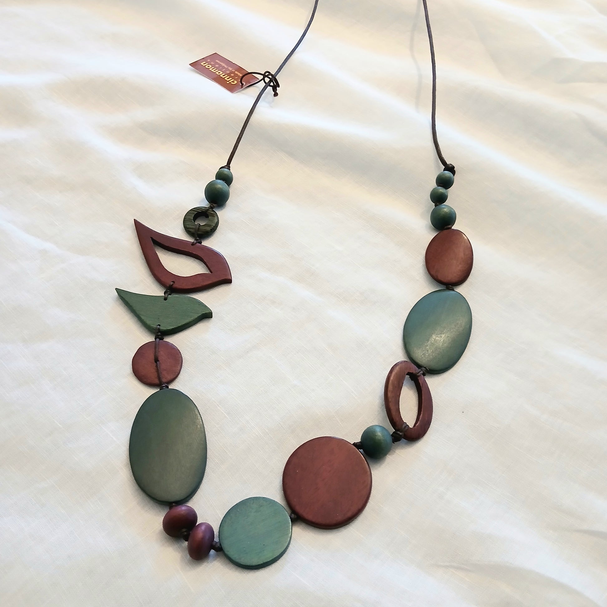 2 Birds Together on Oval Beads N6-1165