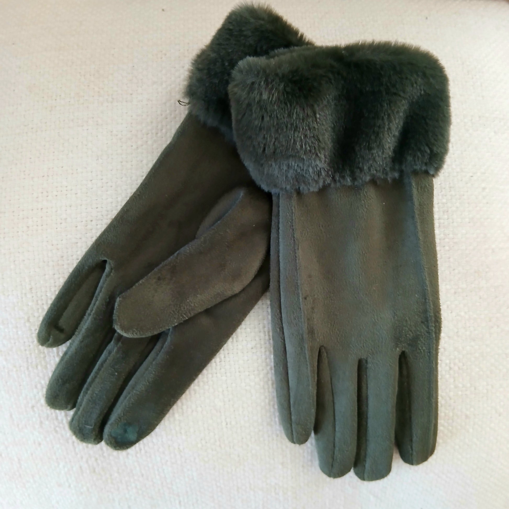 Faux Trim Poly Suede Gloves GL010