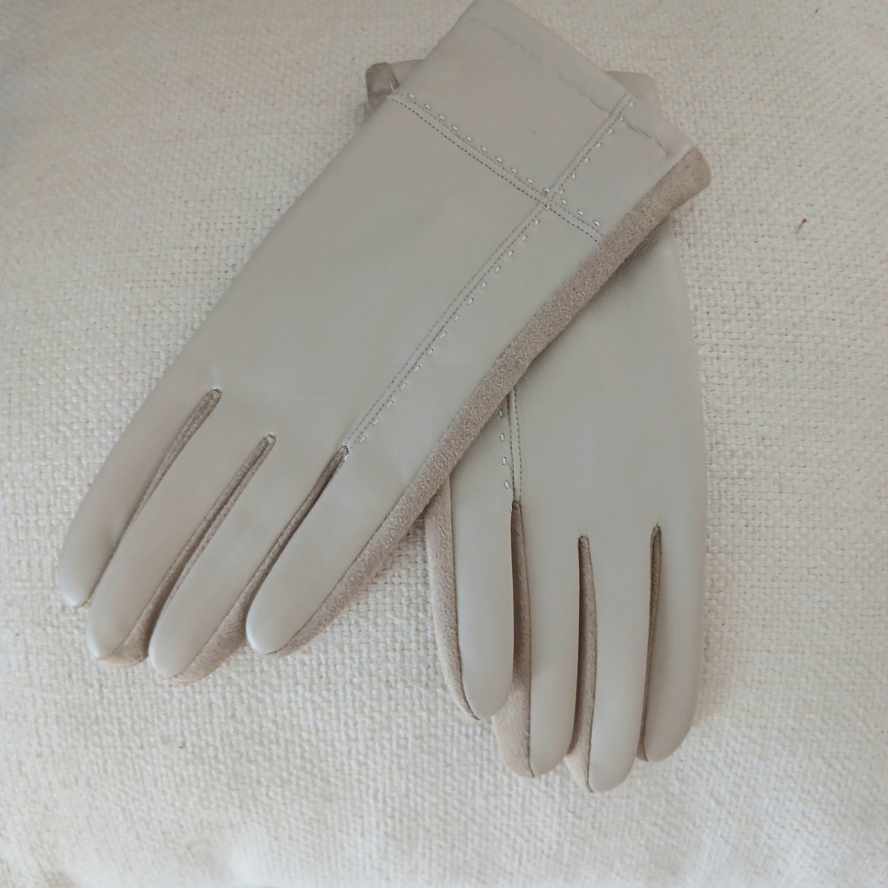 Pre-Order Faux Leather and Suede Glove GL031