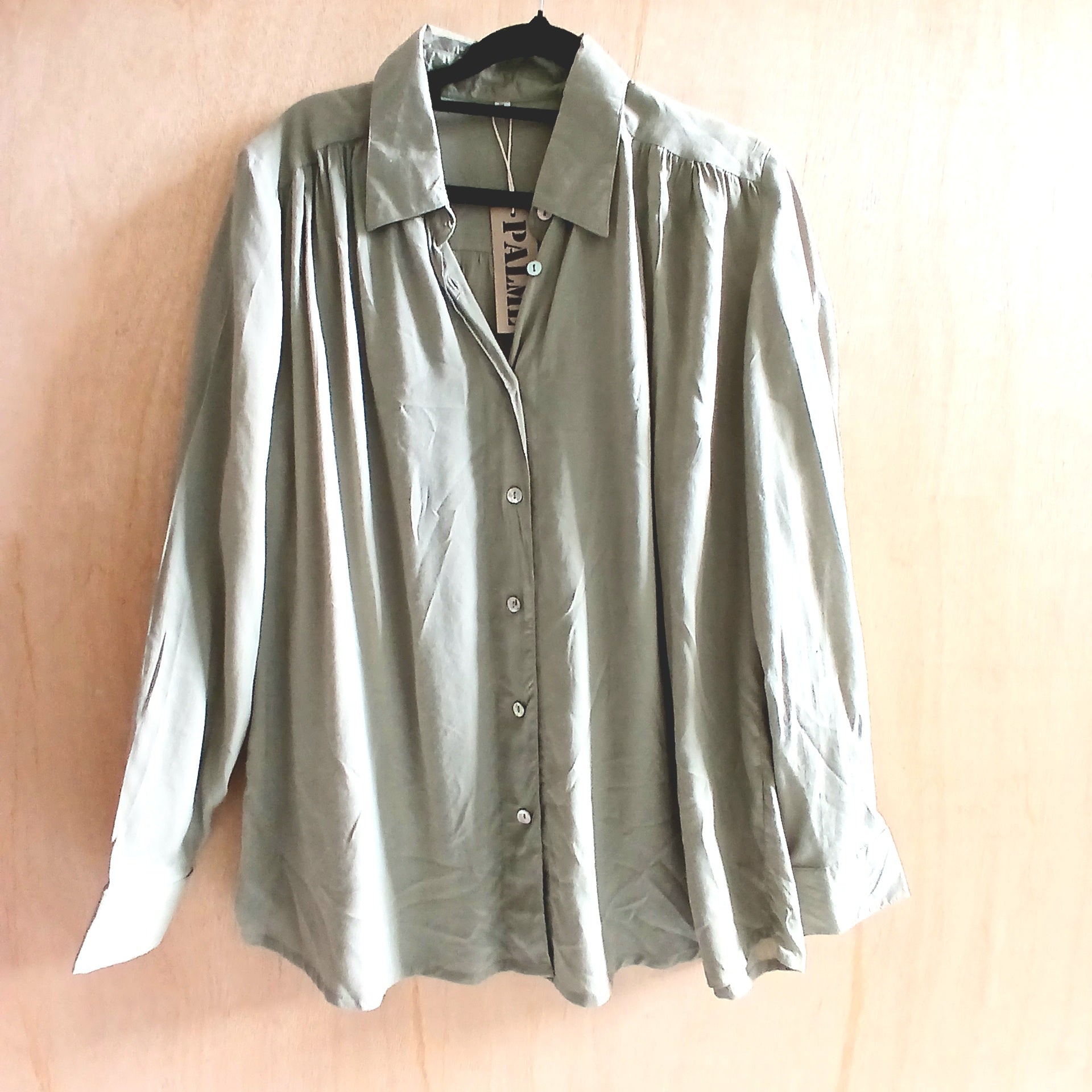 PRE-ORDER Classic Thin Long-sleeved with Buttons 63733
