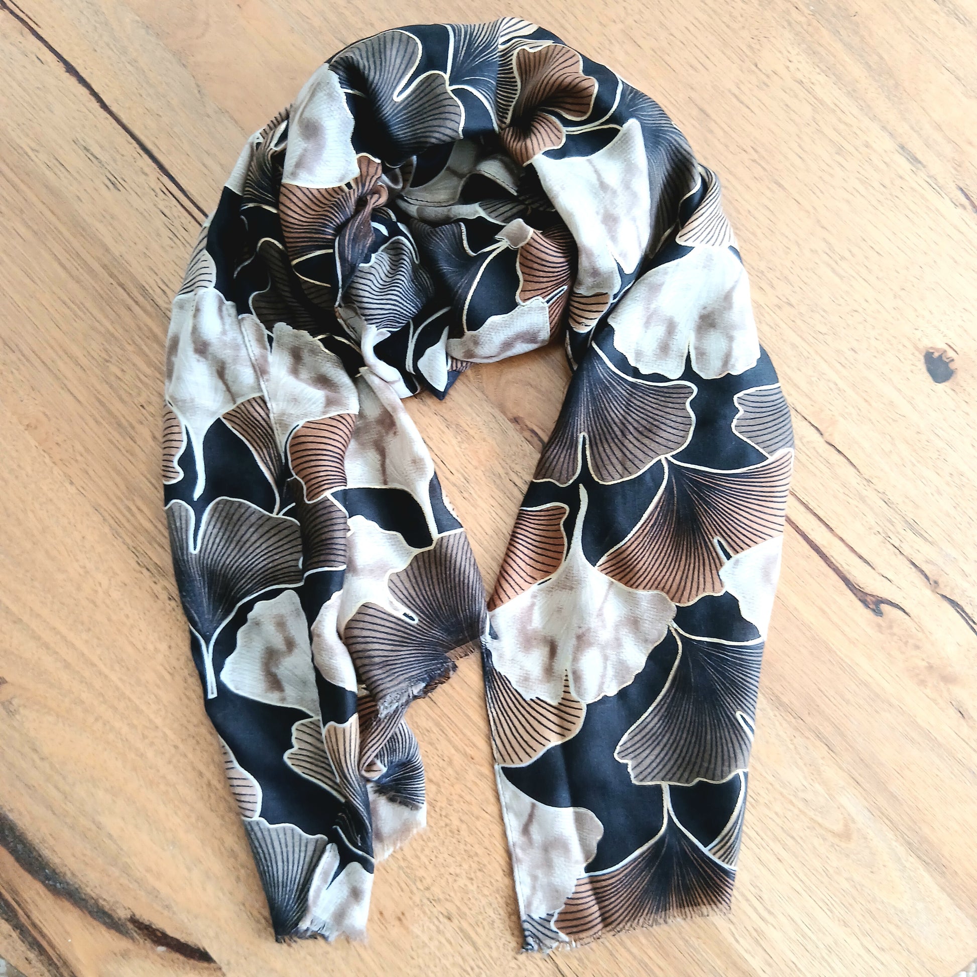 Mushroom / Lotus Silhouette Scarf 65349