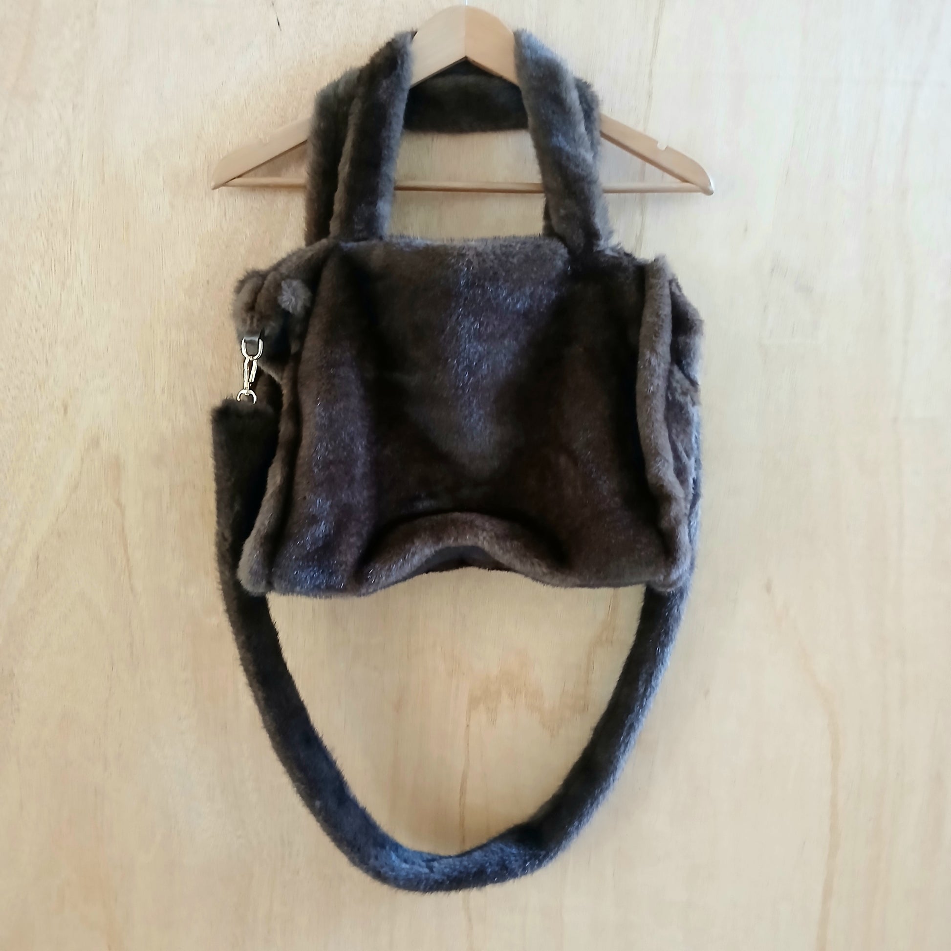 Pre-Order Fluffy Faux Fur Winter Tote Bag with Zip BG2028