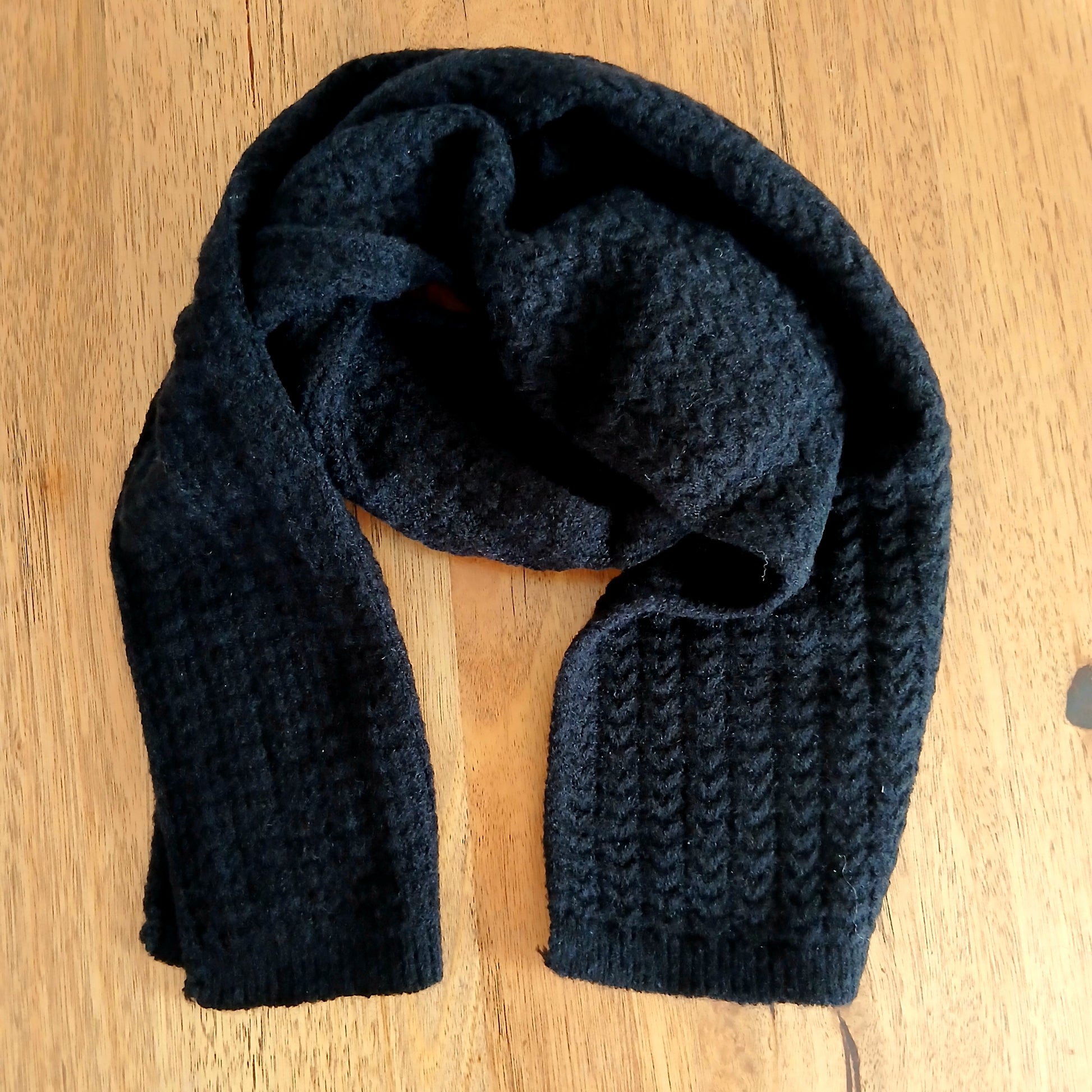 Narrow Scarf Zig Zag Knit 332333