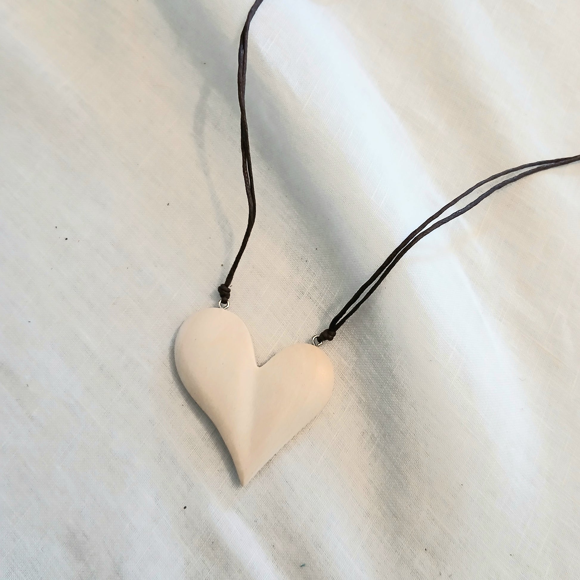 Chunky Wooden Heart Pendant Necklace N6-6071