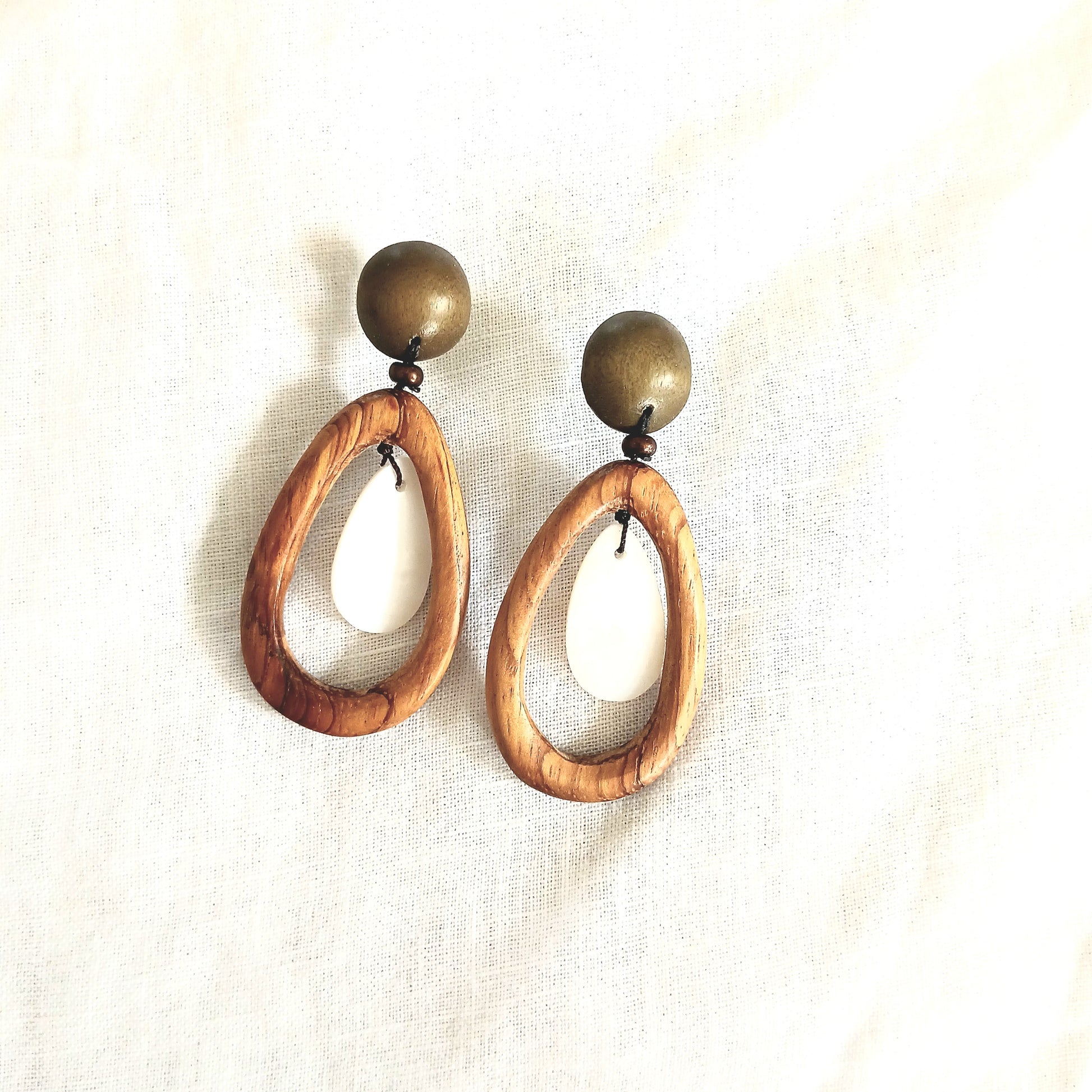 PRE-ORDER Oval Dangling Wooden Earrings - E7-1390