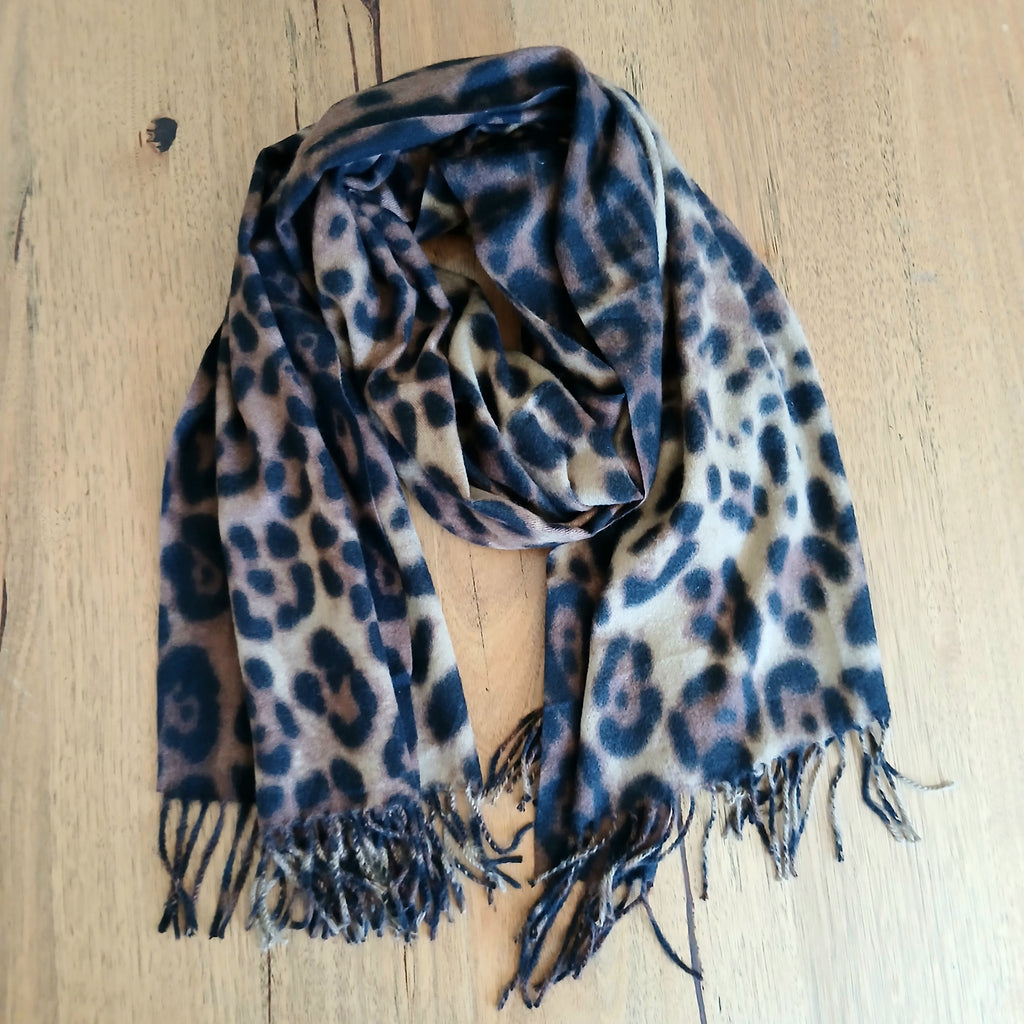 Pre-Order Leopard Winter Scarf 332740