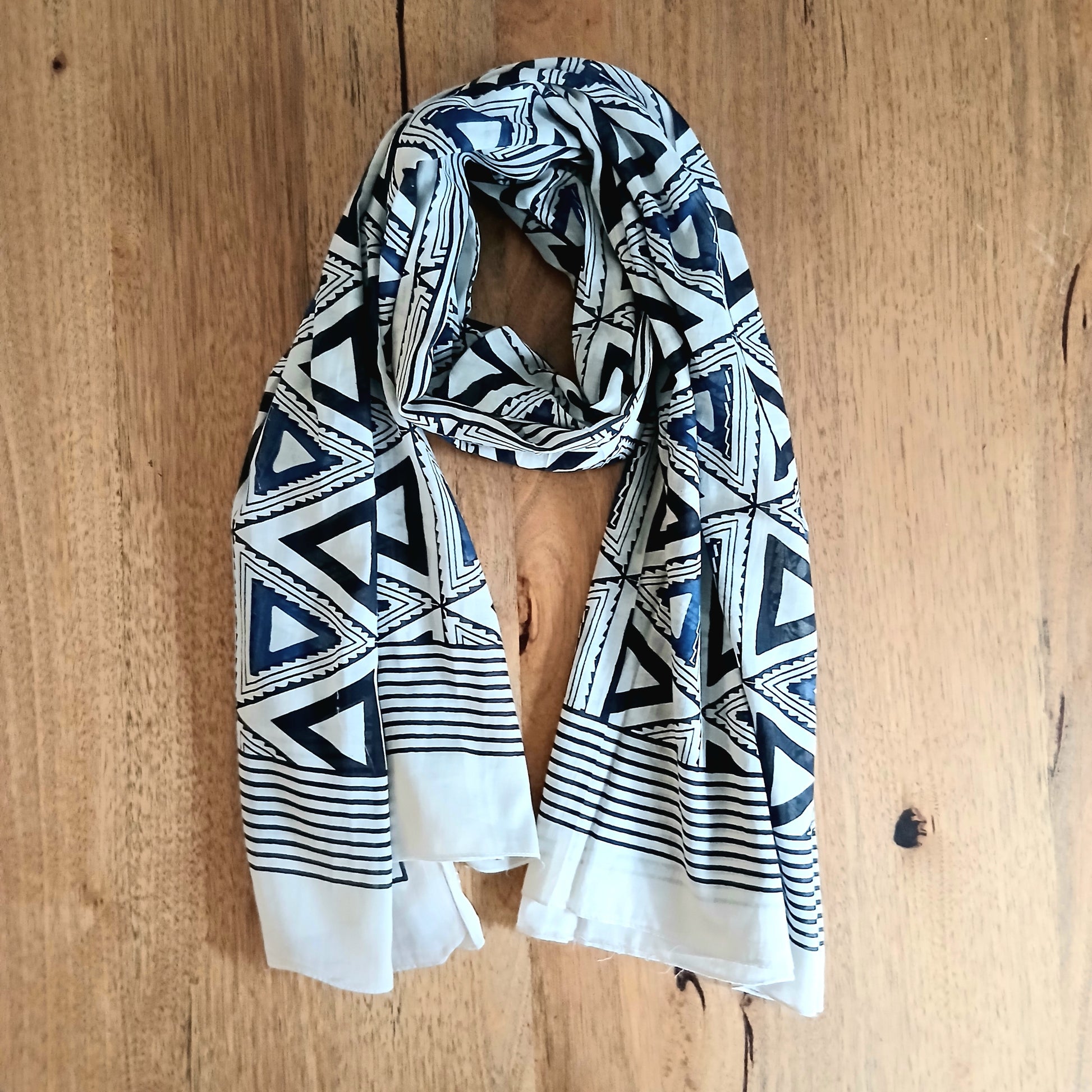 PRE-ORDER Triangle Print Cotton Scarf 65151