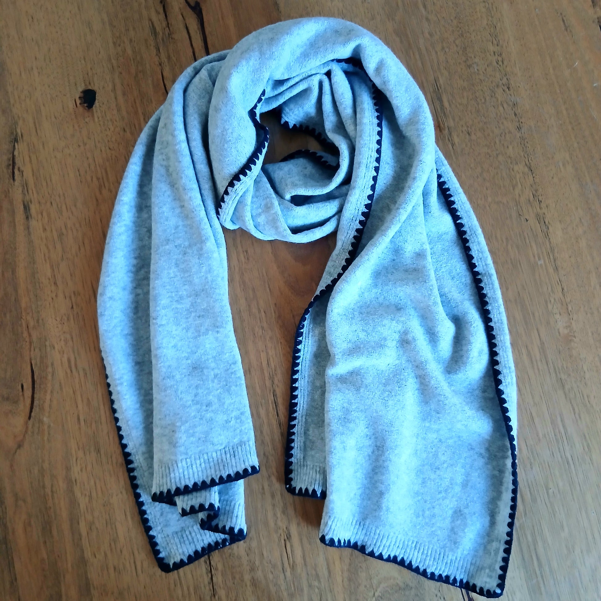 PRE-ORDER Plain Black Edging Winter Scarf 332763