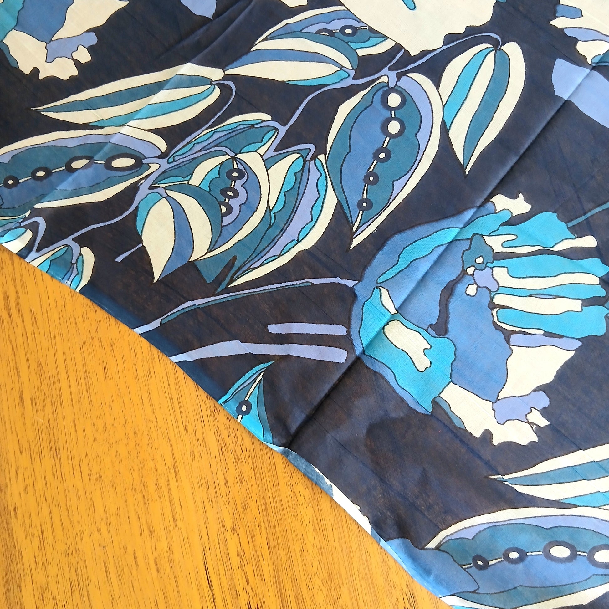 Poppi Scarf- Bleu Fonce 63183