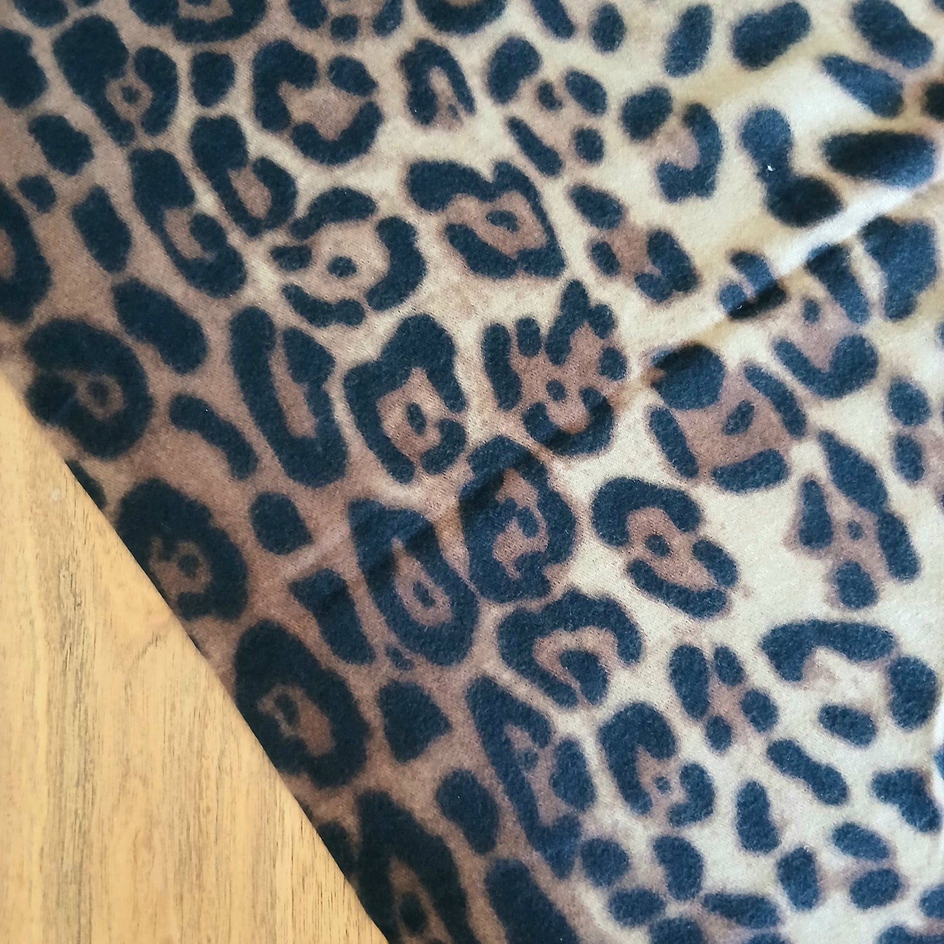 Pre-Order Leopard Winter Scarf 332740