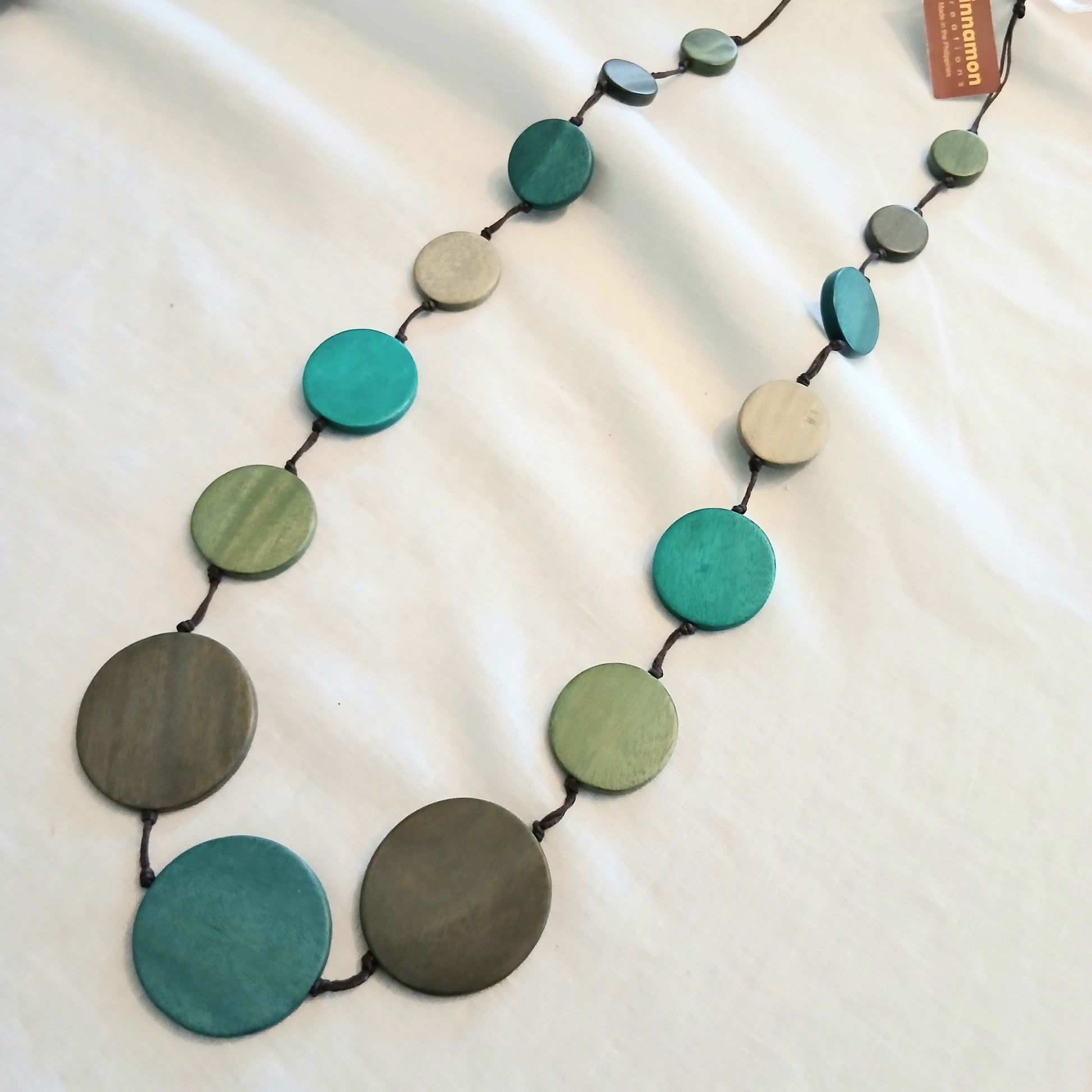Colourful Wooden Circles from Large to Small Necklace N6-2908X